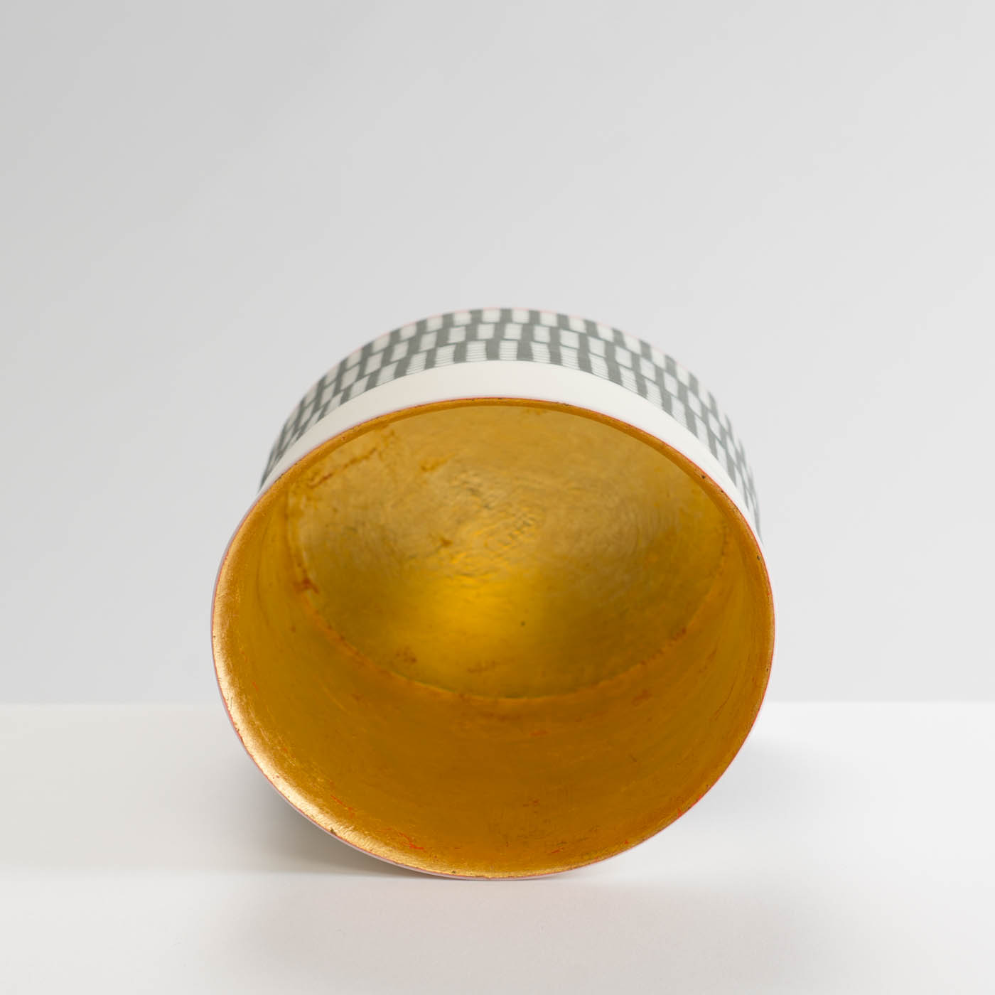 LS345Y719 Cylinder Vessel with 23ct Gold Interior