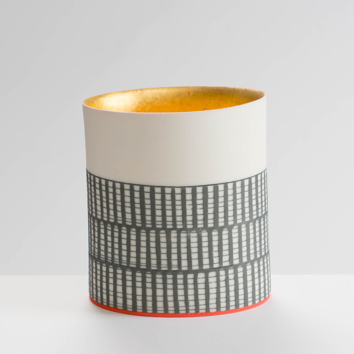 LS345Y719 Cylinder Vessel with 23ct Gold Interior