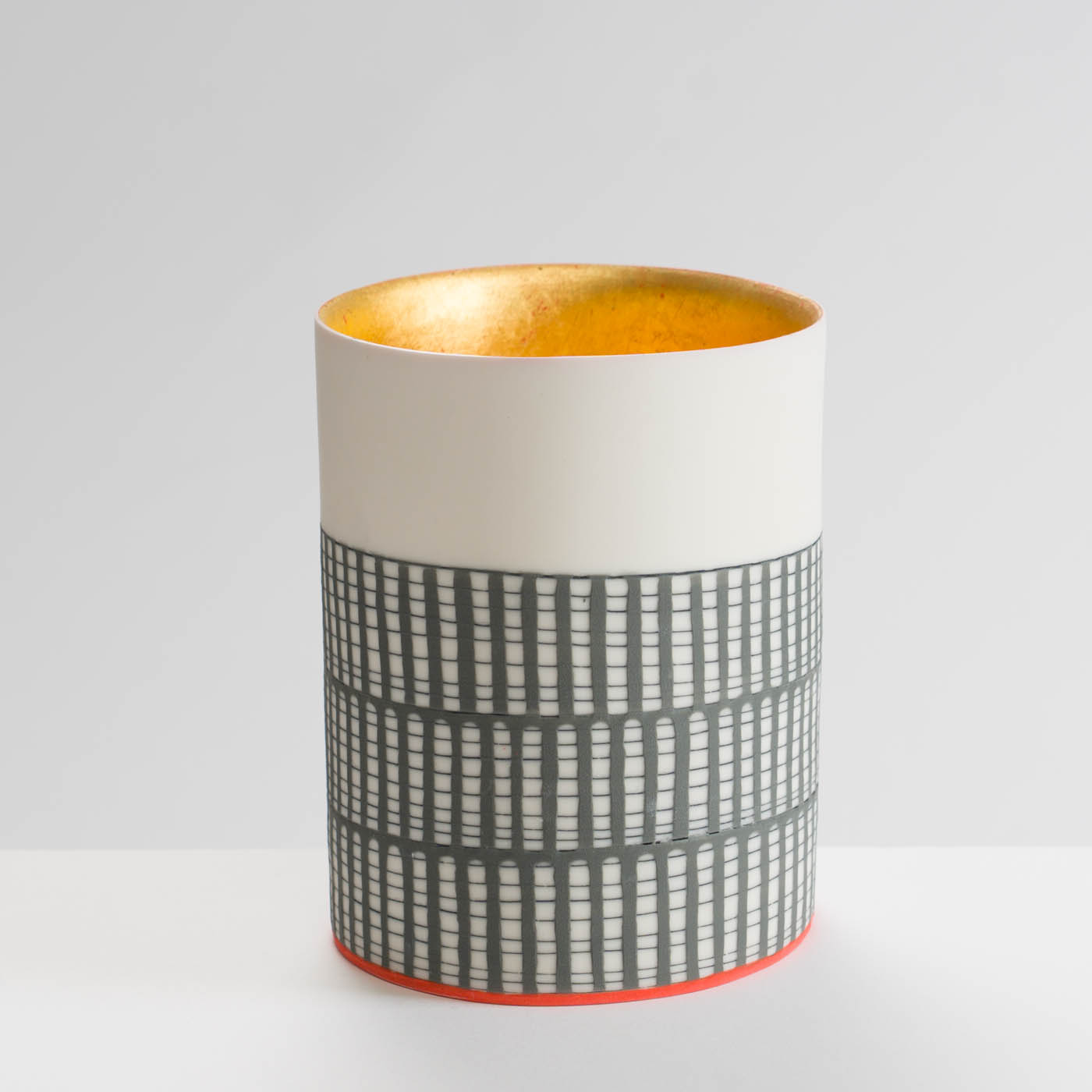 LS345Y719 Cylinder Vessel with 23ct Gold Interior