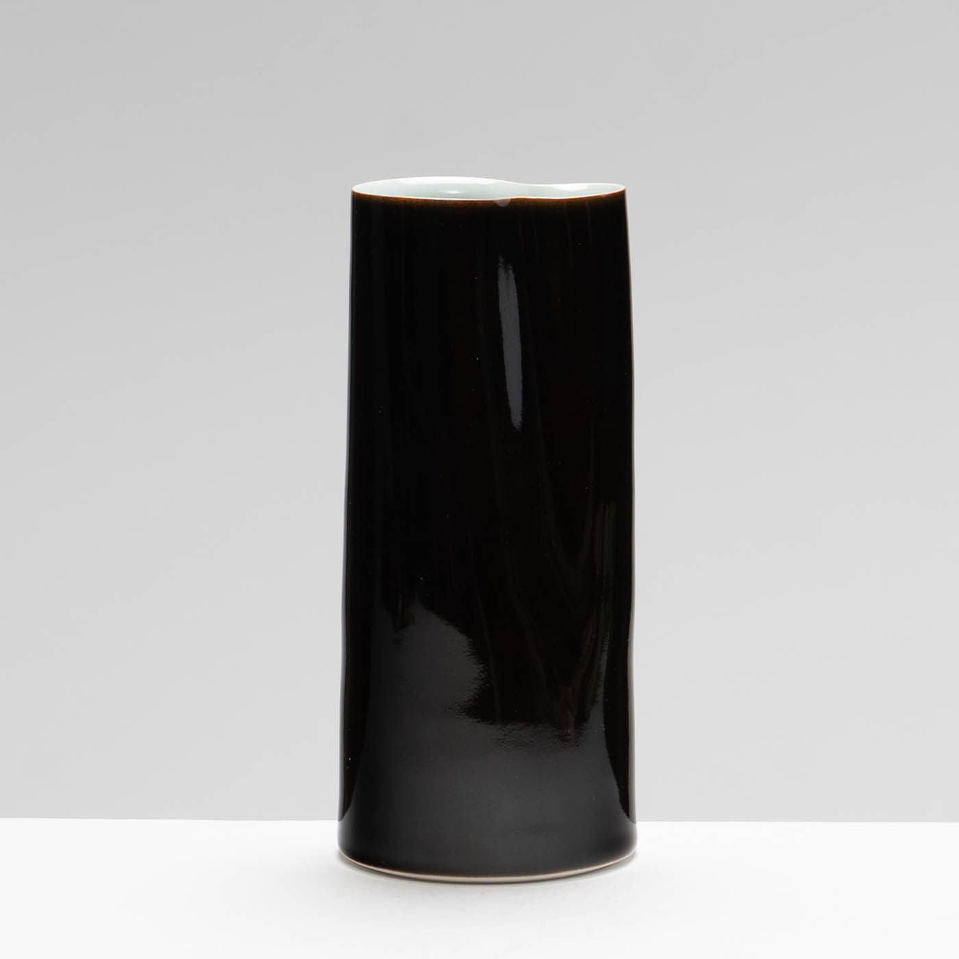 CK233Y1688 Tenmoku and Celadon 'Cloud' Pot
