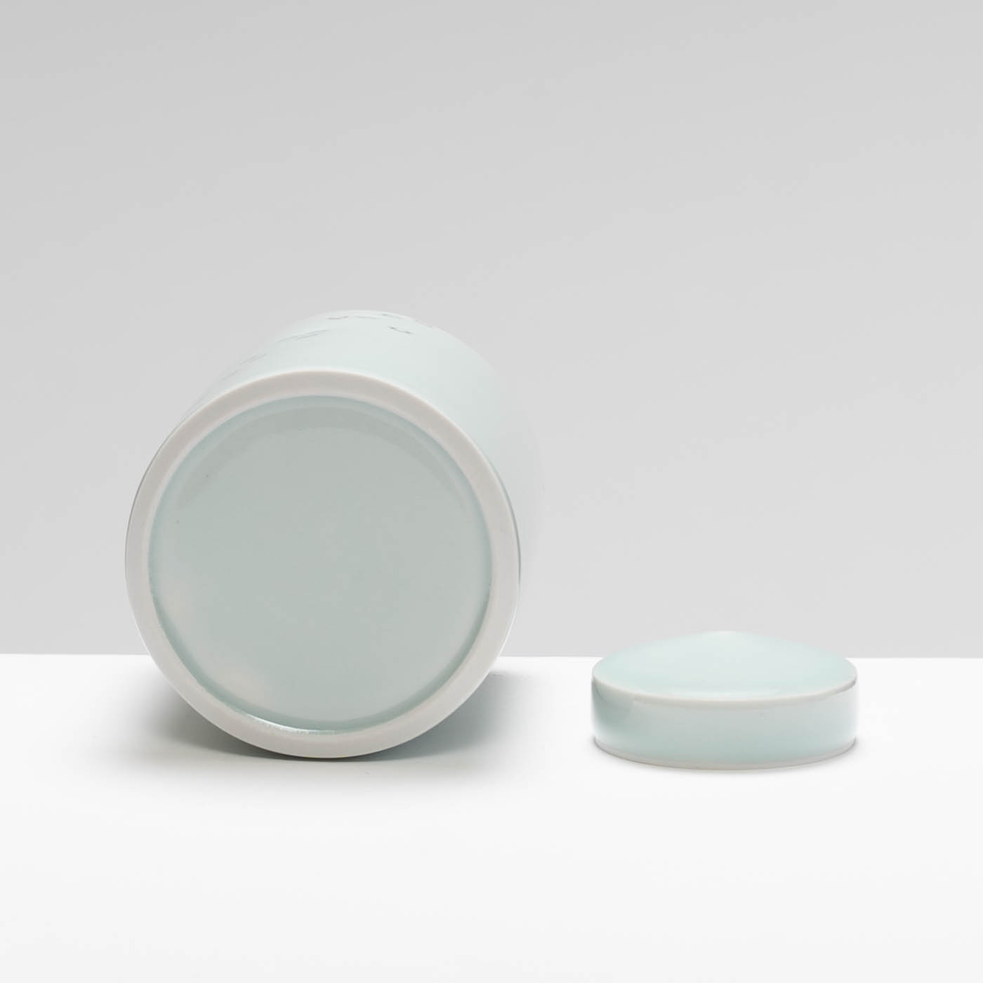 CK233Y1693 Celadon Lidded Jar