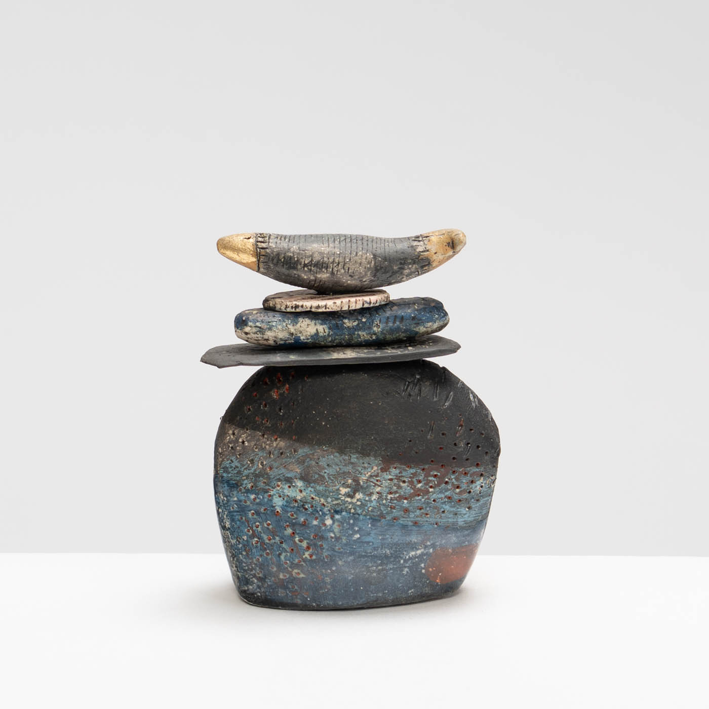 SV569Y13 Fish Cairn