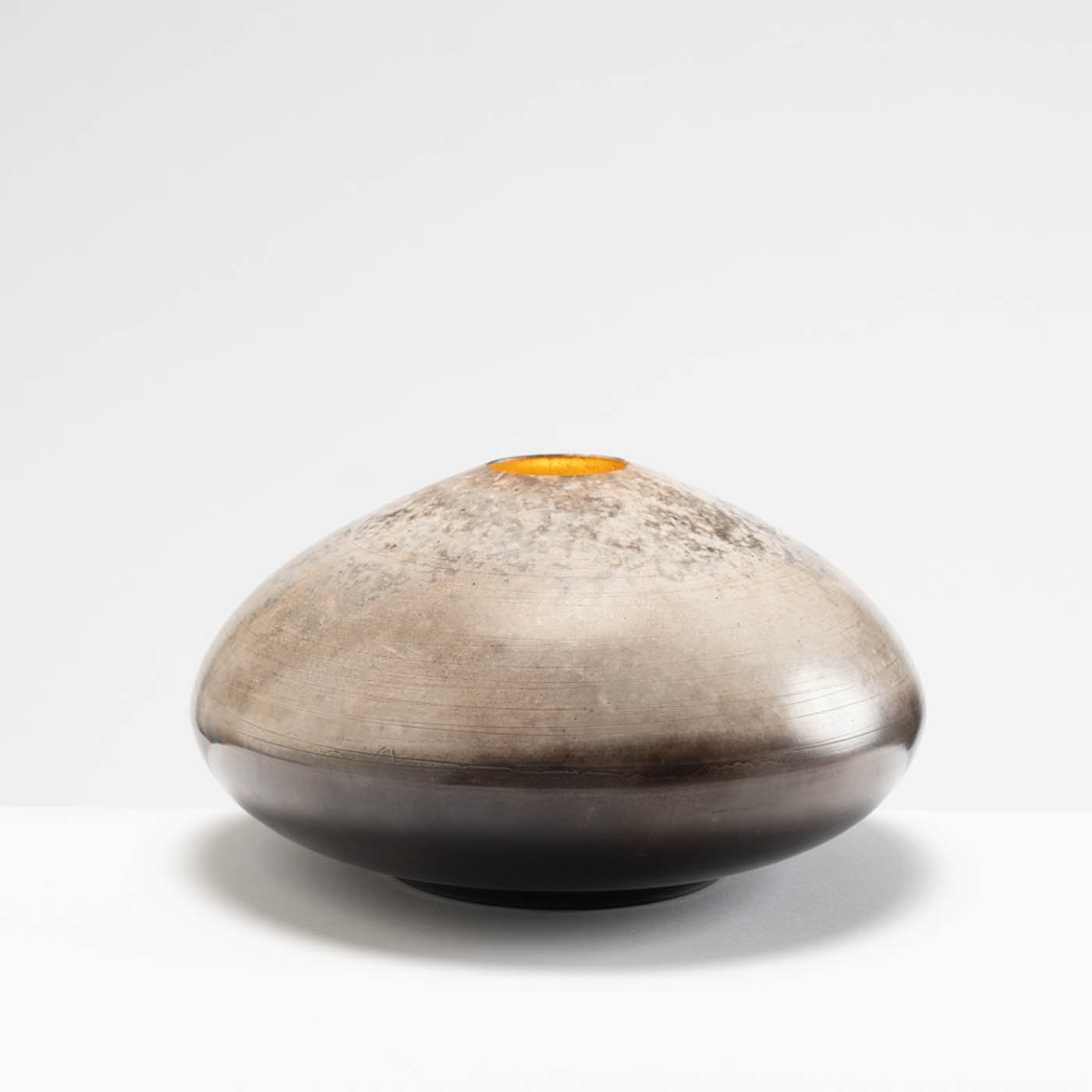 DA77Y197 Rounded Vessel