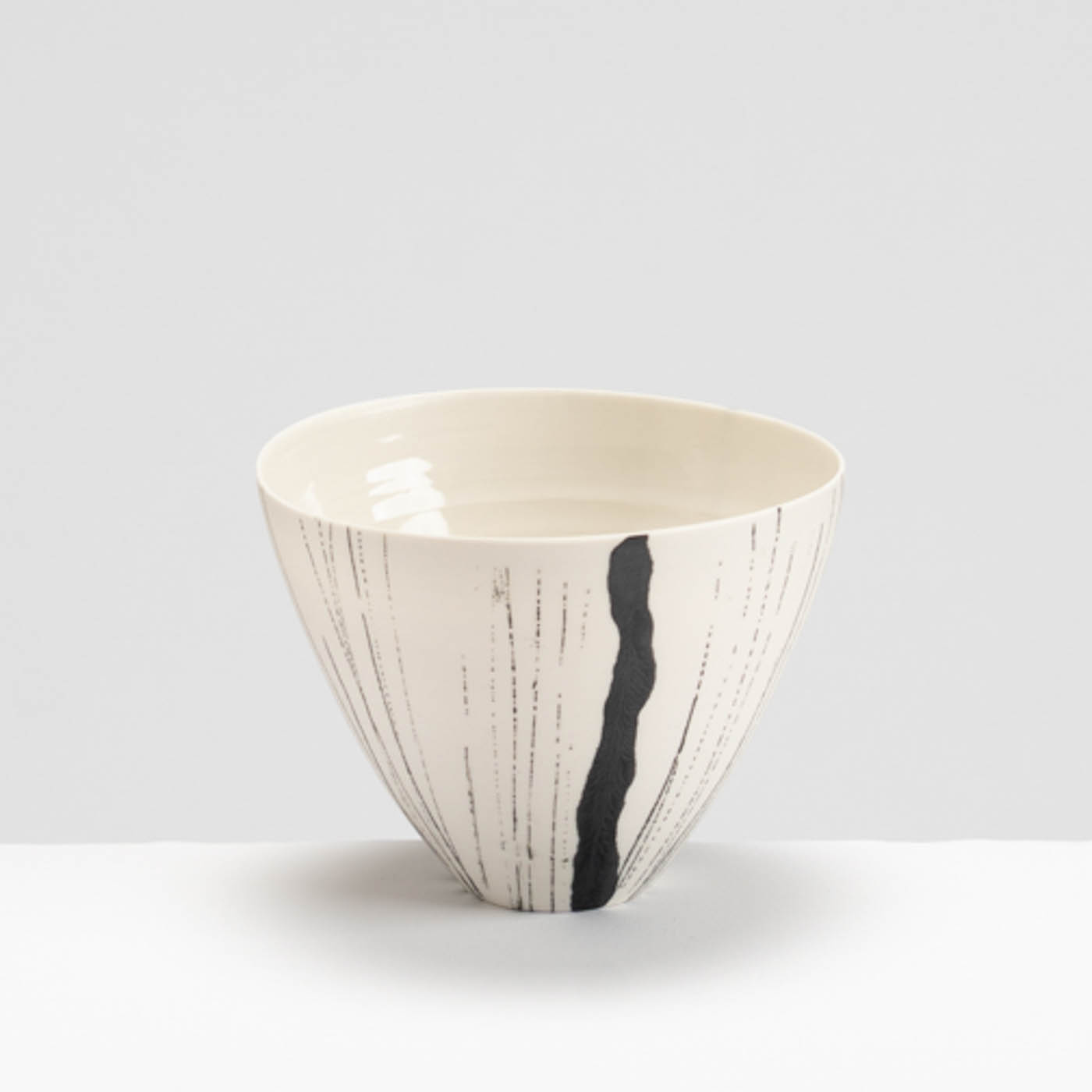 AT488Y563 Small Cup/Bowl Pebble