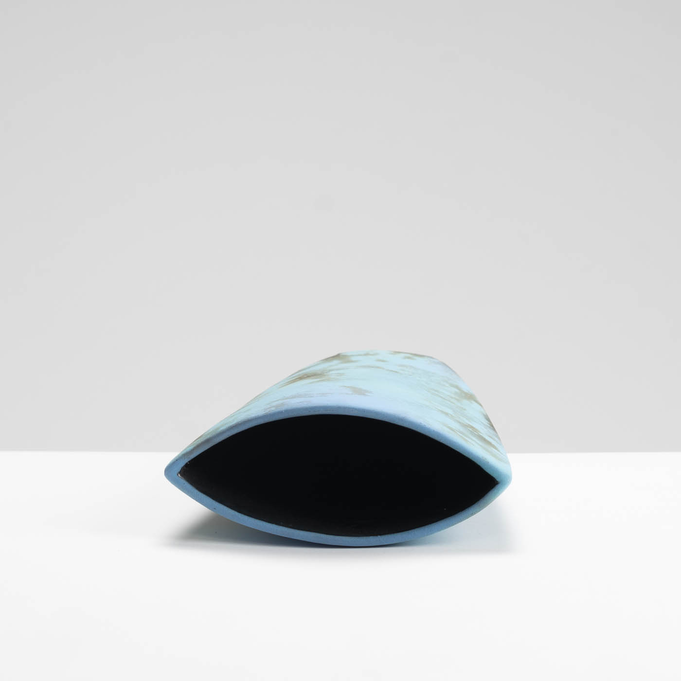 TW92Y1436 Small Deep Sea Vase