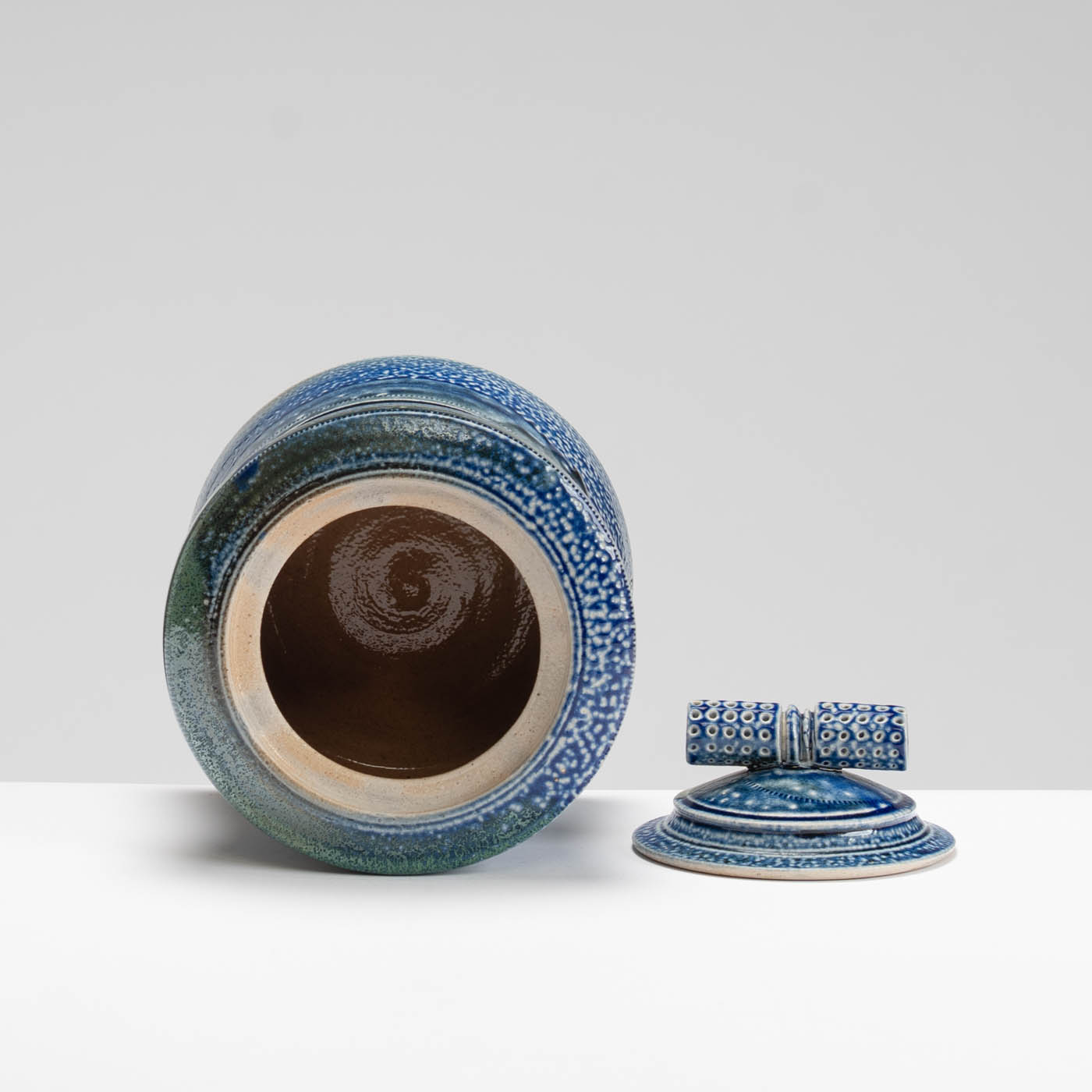 JH57Y339 Lidded Knot Jar