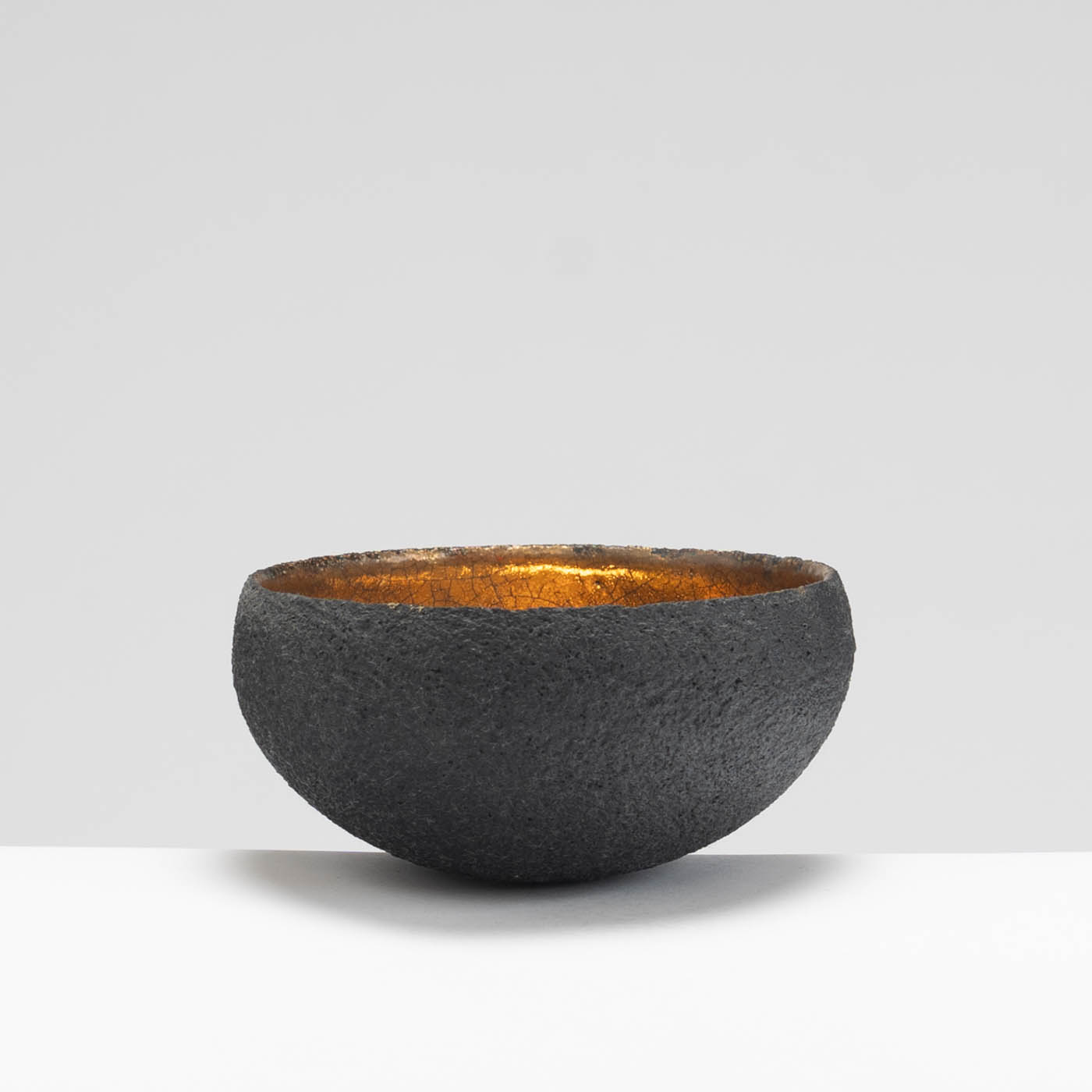 SF209Y965 Black/Gold Bowl
