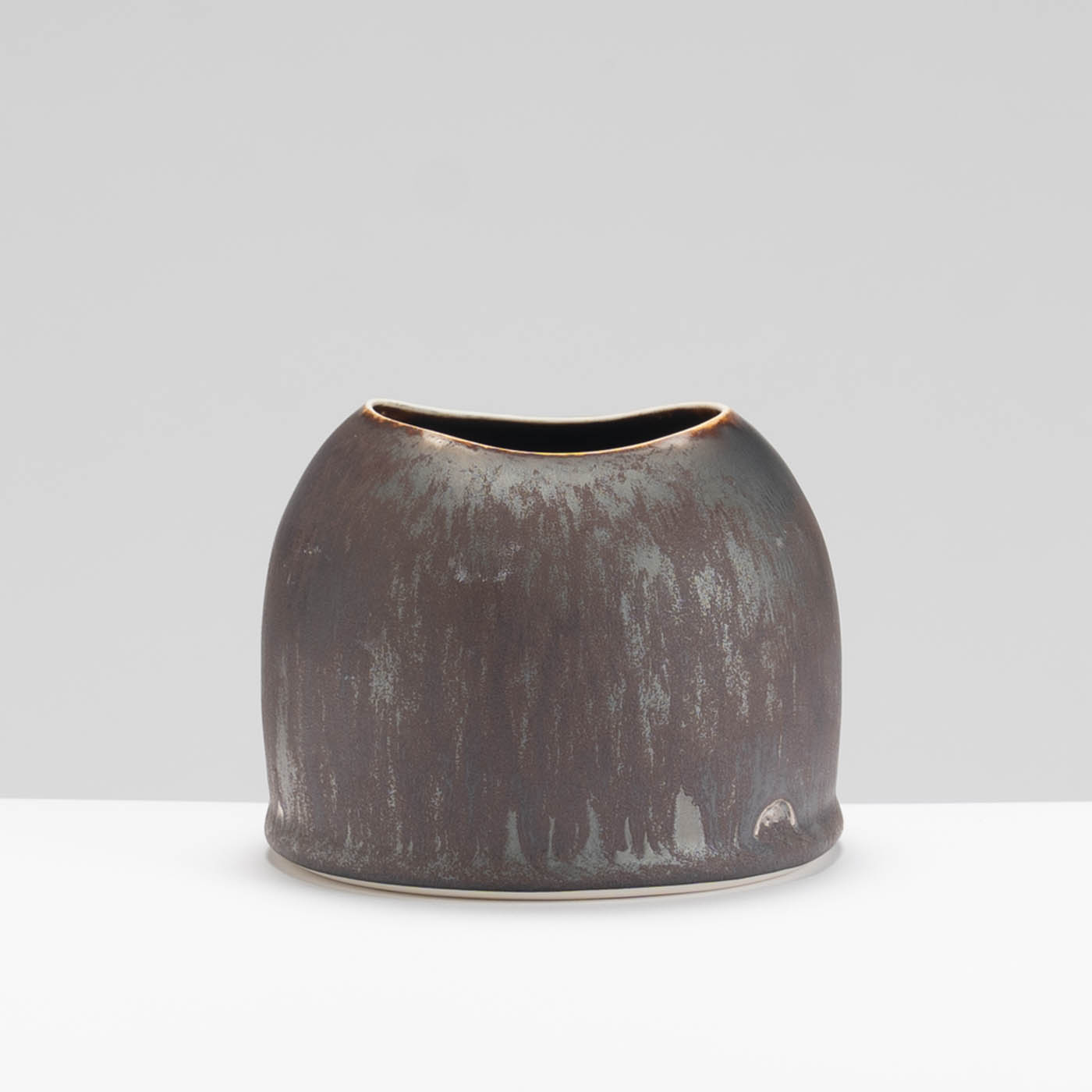 TG356Y234 Table Vessel Dark
