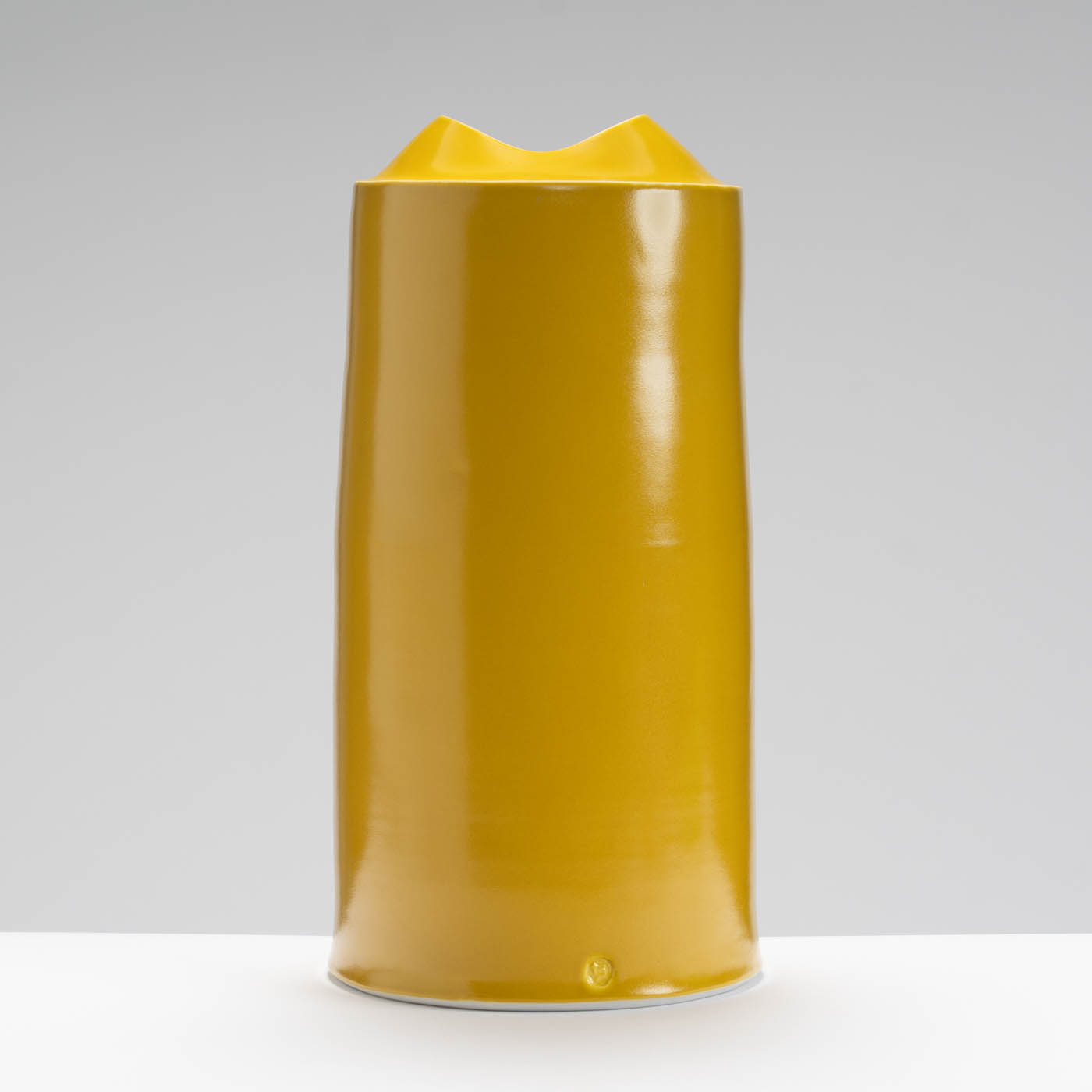 TG356Y226 Medium Tall Cadmium