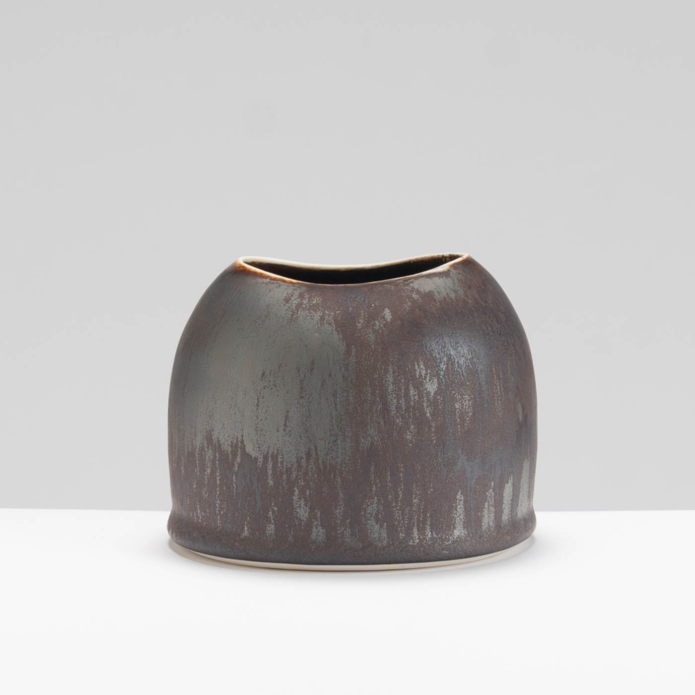 TG356Y234 Table Vessel Dark
