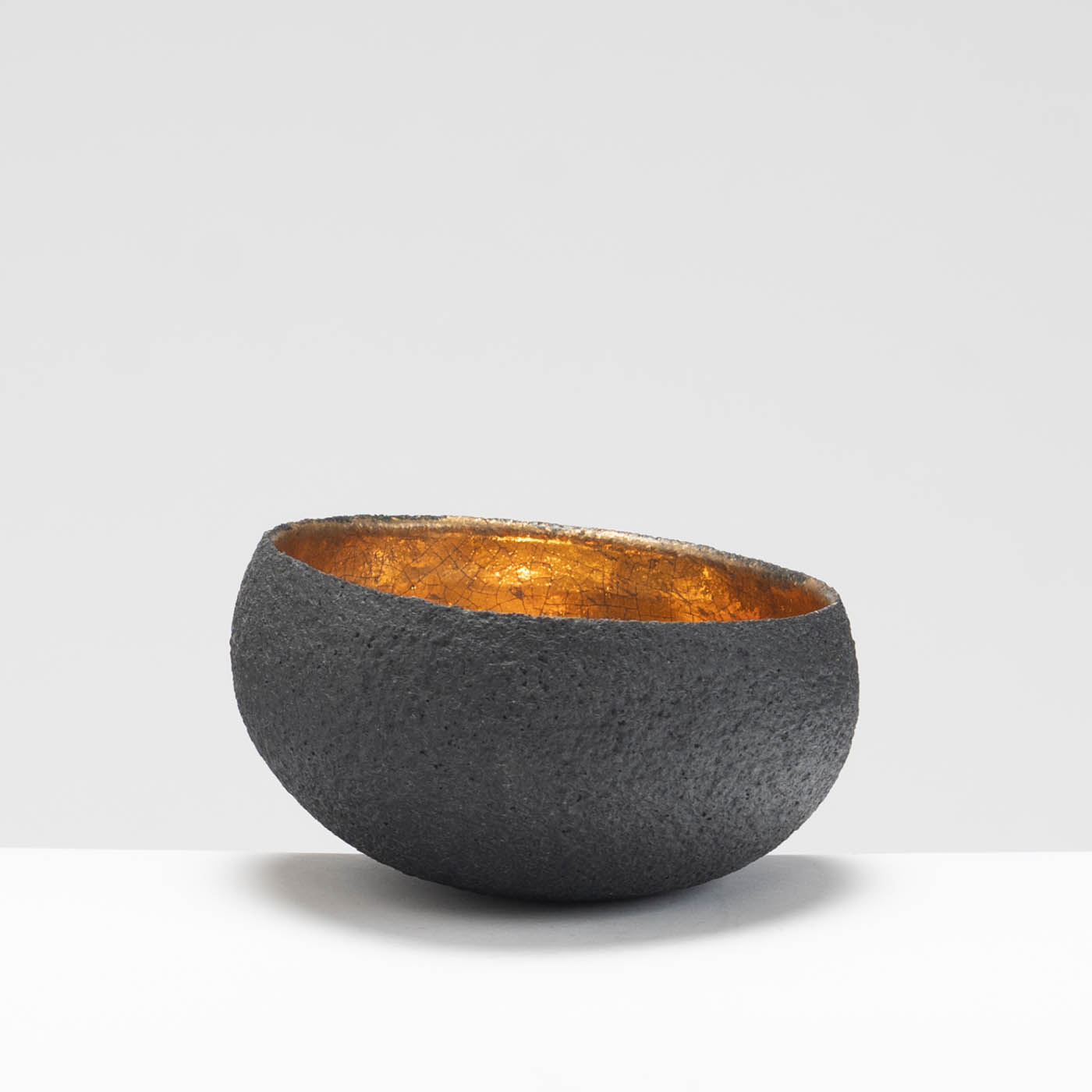 SF209Y963 Black/Gold Bowl