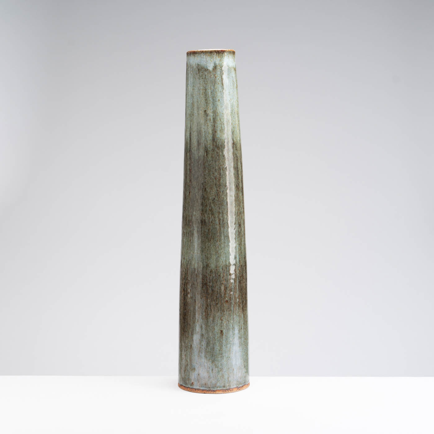 SF209Y968 Tall Vessel
