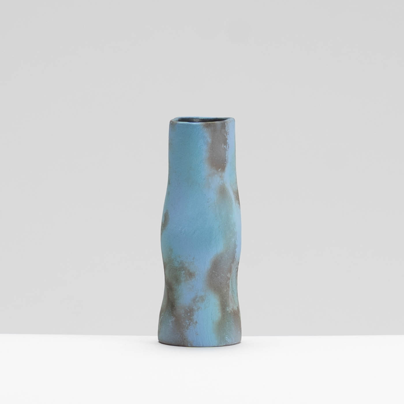 TW92Y1415 Dimple Bud Vase