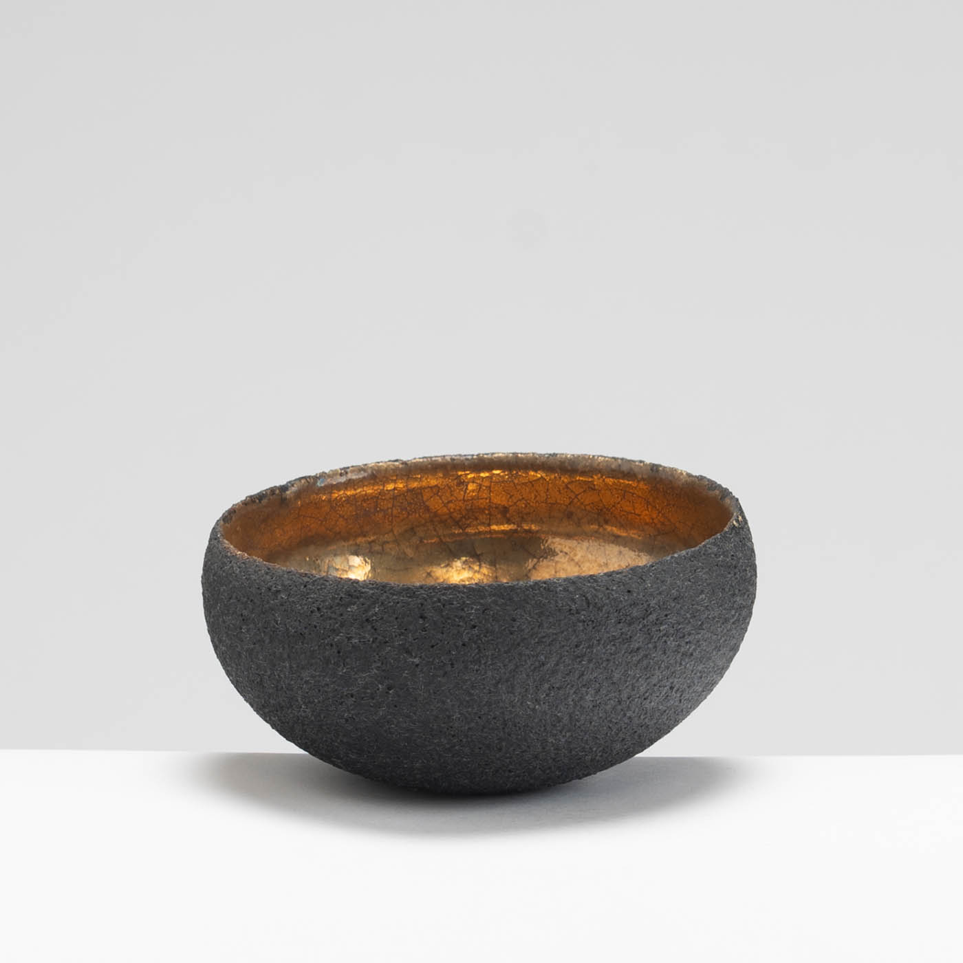 SF209Y965 Black/Gold Bowl
