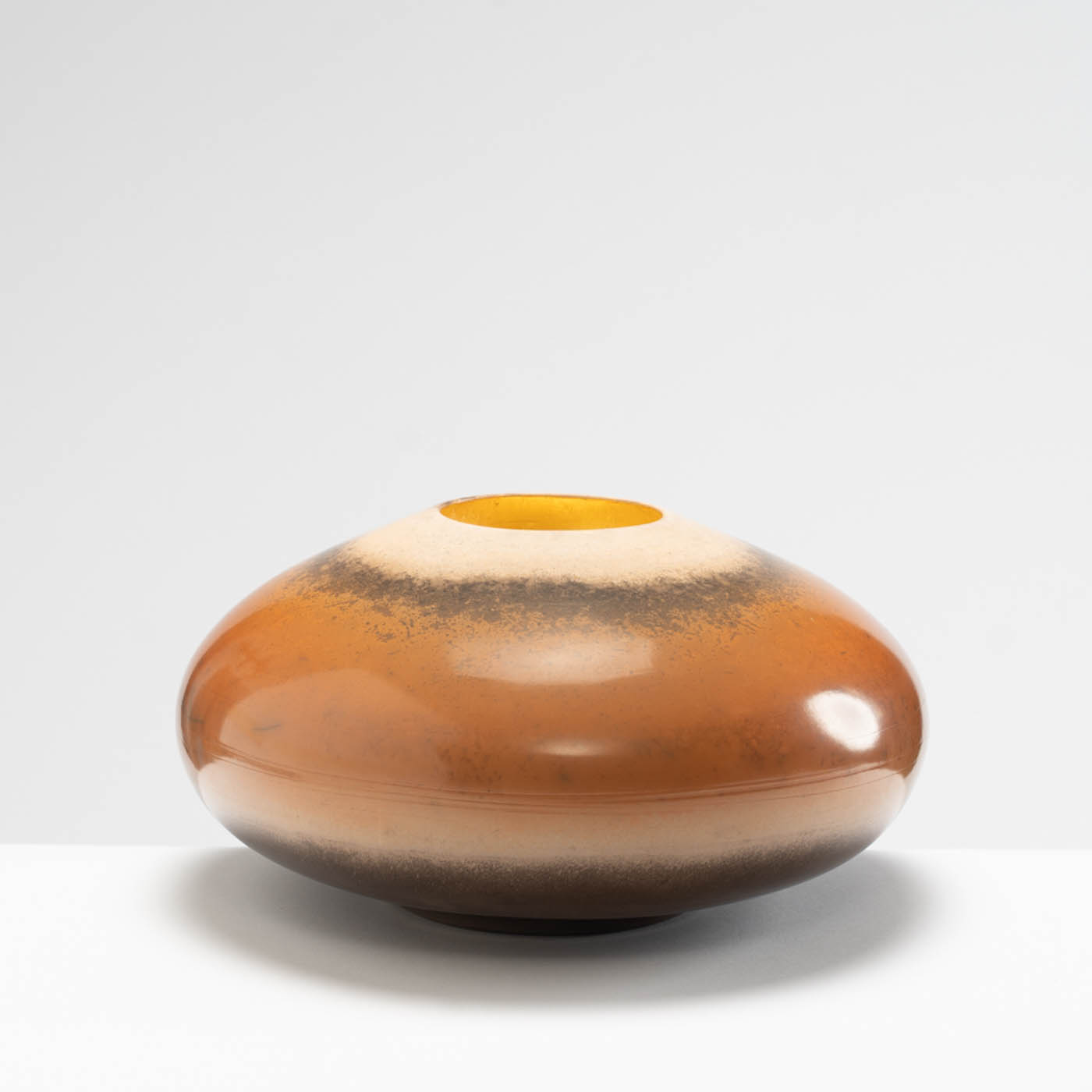 DA77Y196 Rounded Vessel
