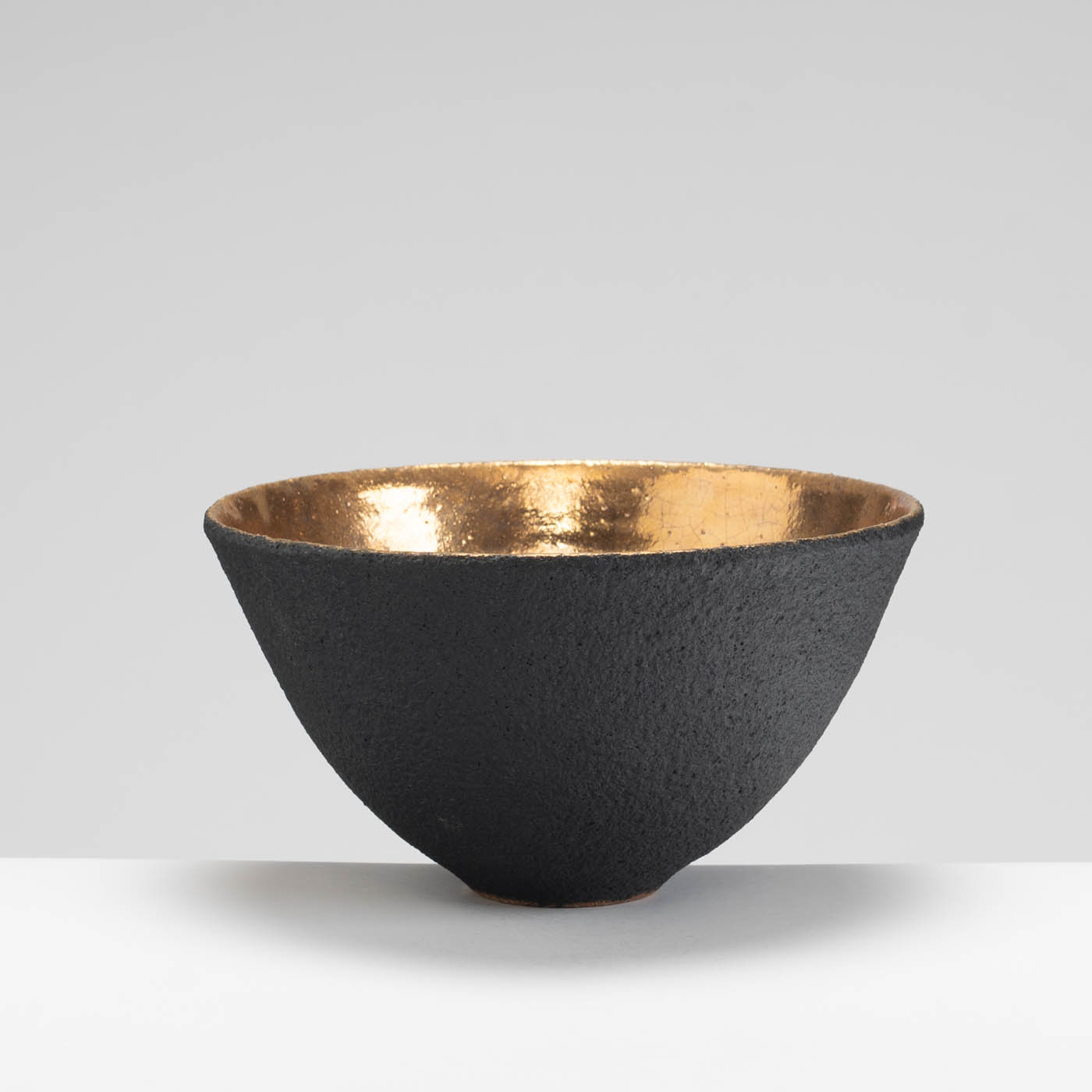SF209Y966 Large Open Black/Gold Bowl