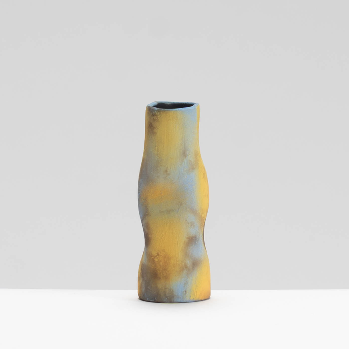 TW92Y1418 Dimple Bud Vase