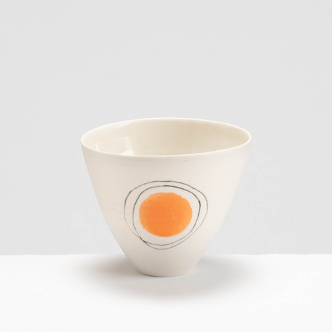 AT488Y562 Small Cup/Bowl Orange Dot