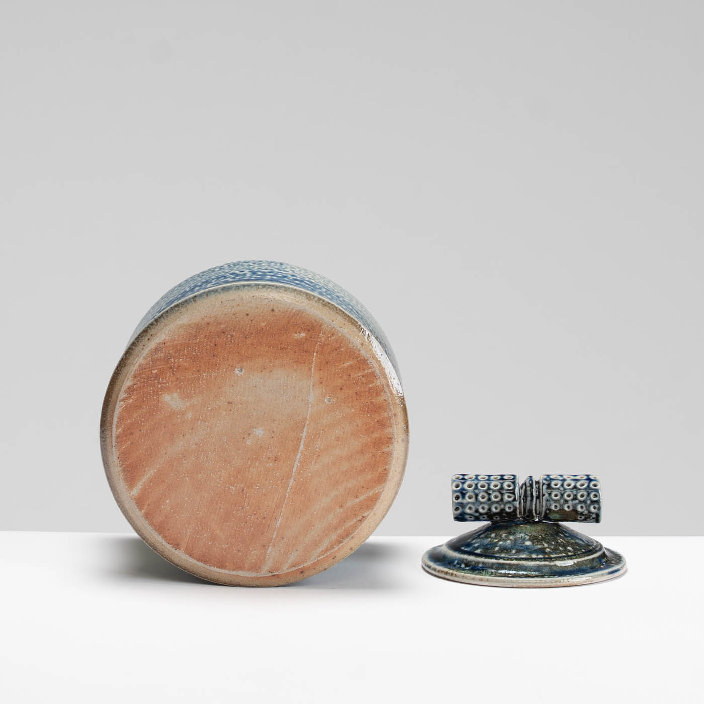JH57Y340 Lidded Knot Jar