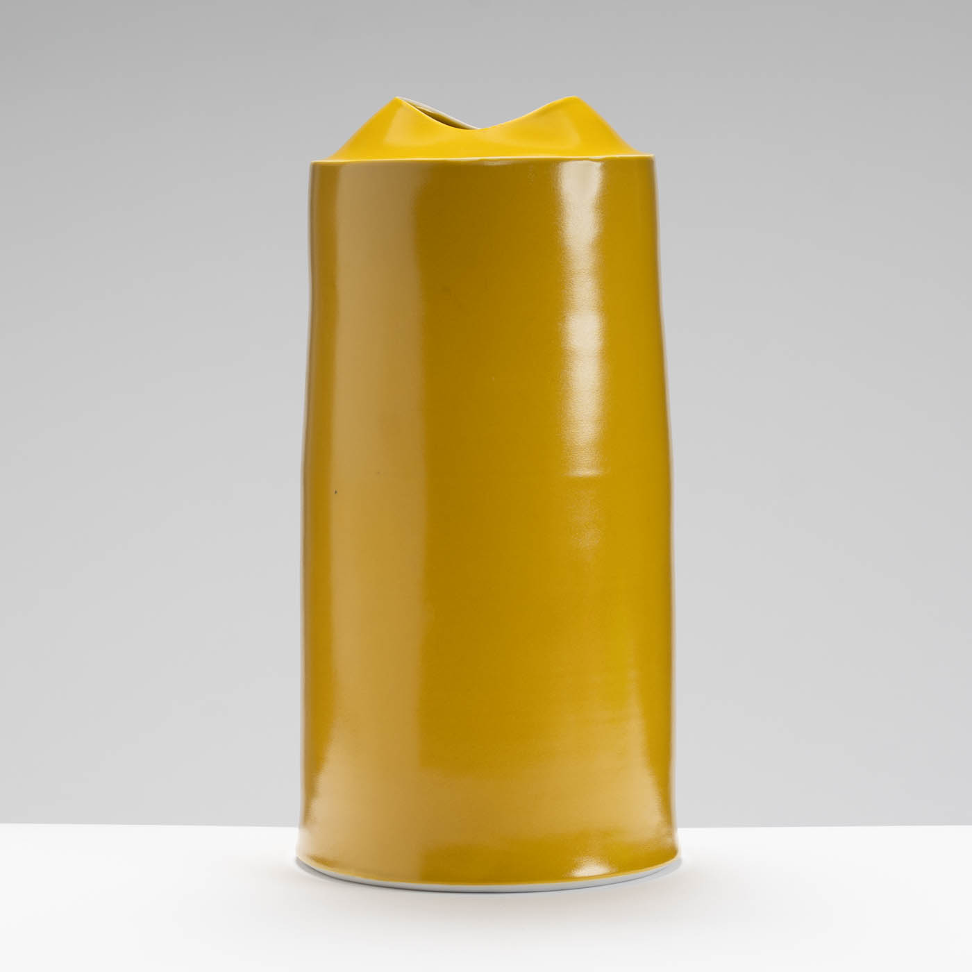 TG356Y226 Medium Tall Cadmium