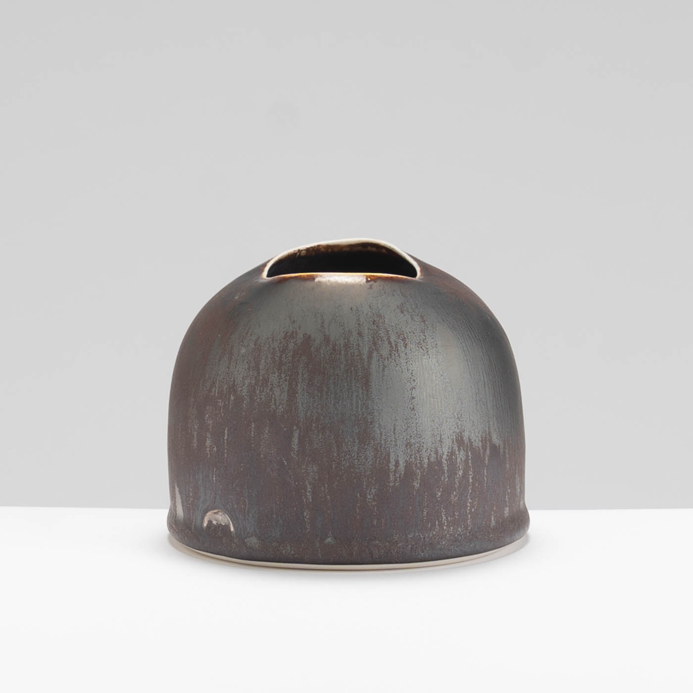 TG356Y234 Table Vessel Dark