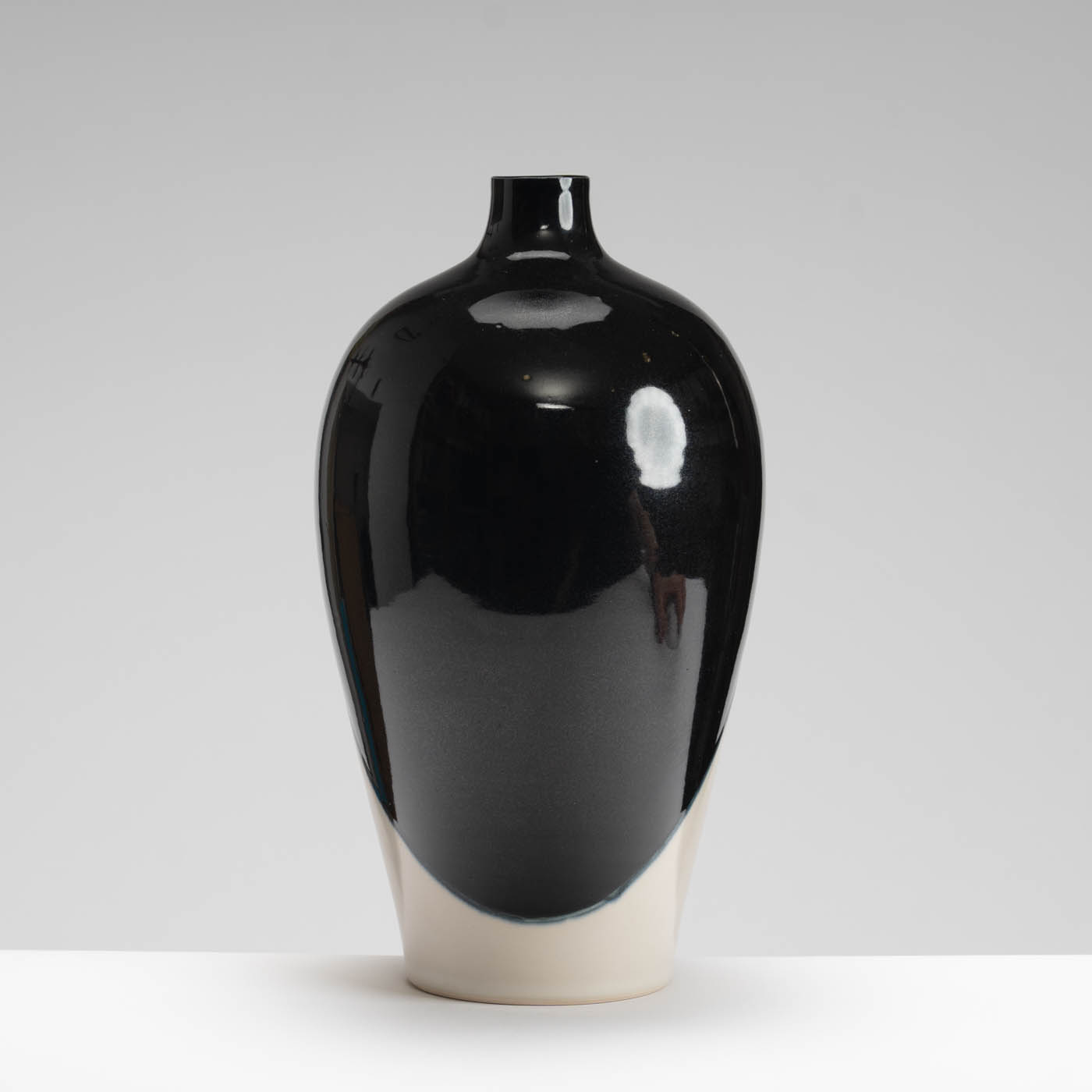 SS349Y378 High-Shouldered Vase Large