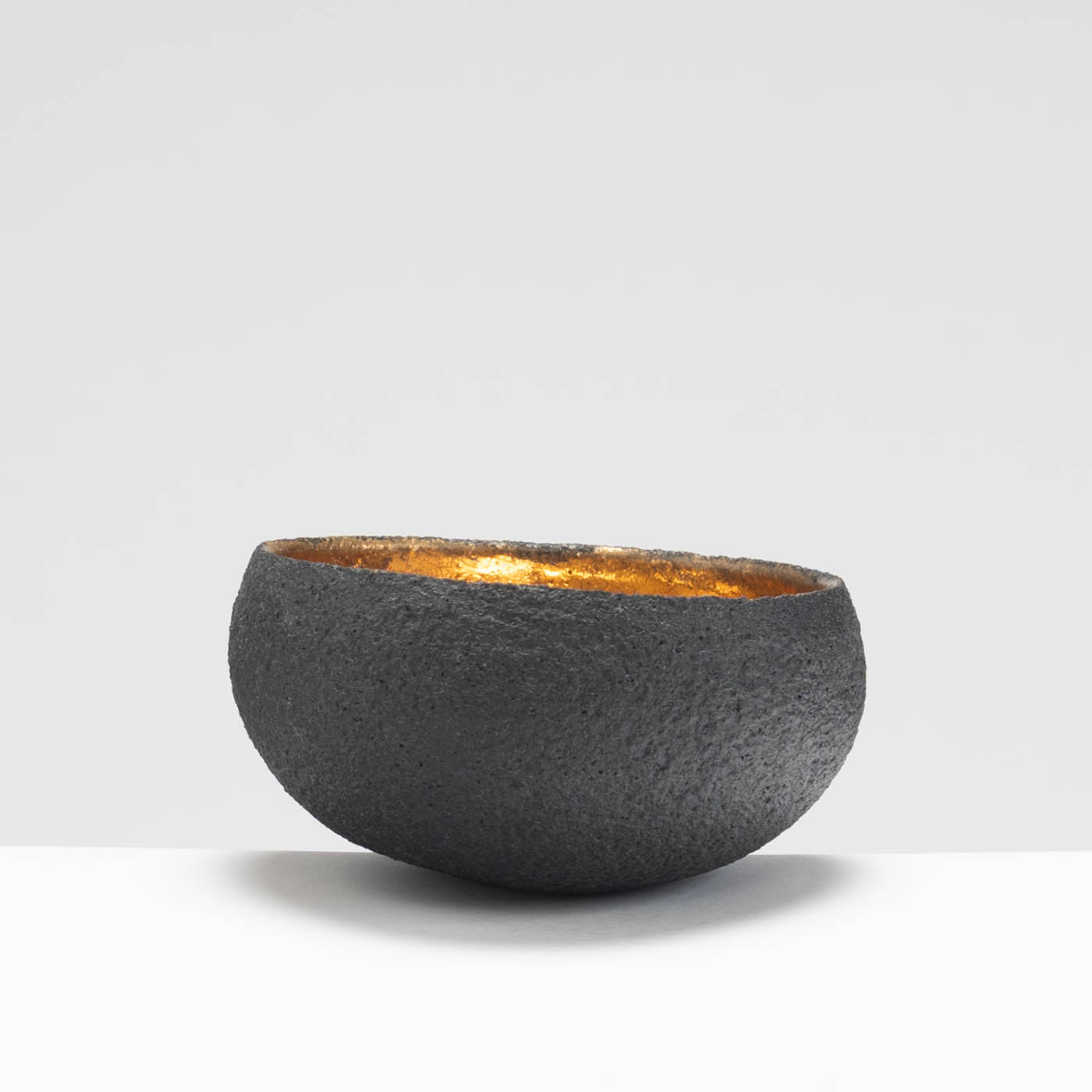 SF209Y963 Black/Gold Bowl