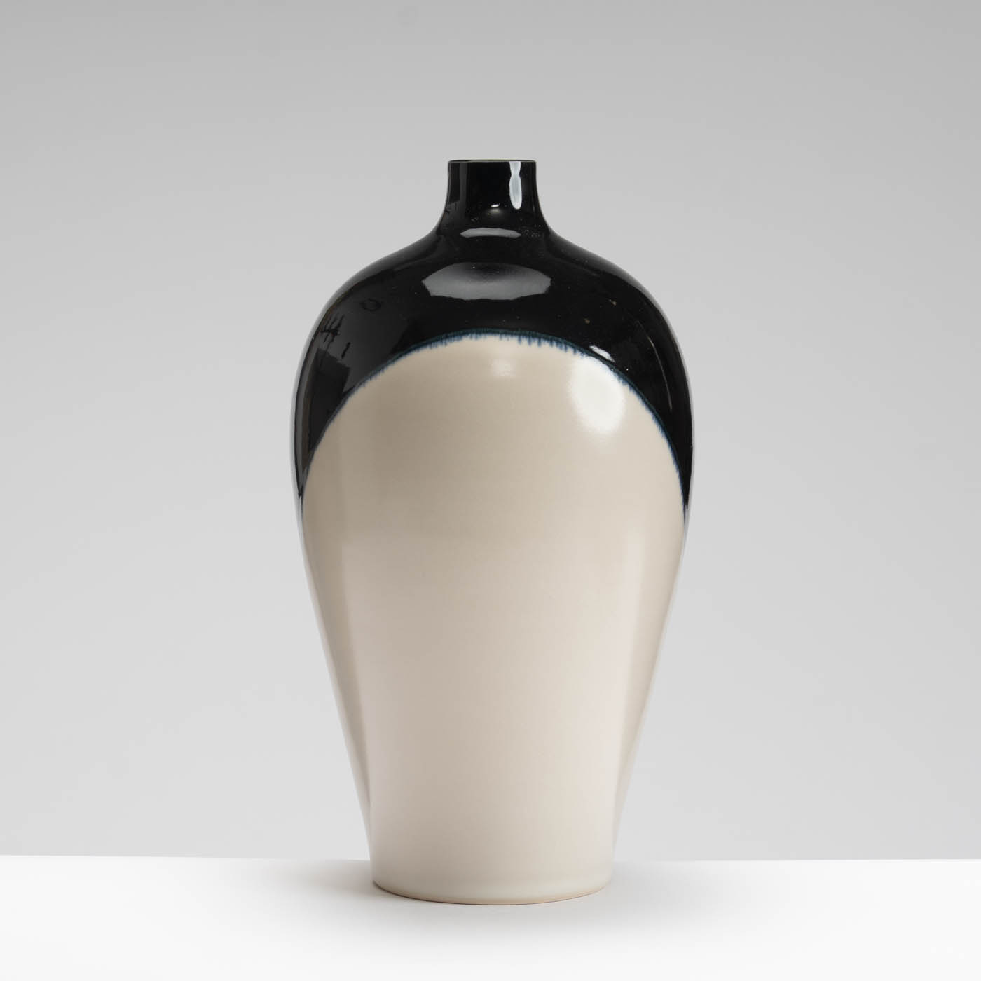 SS349Y378 High-Shouldered Vase Large