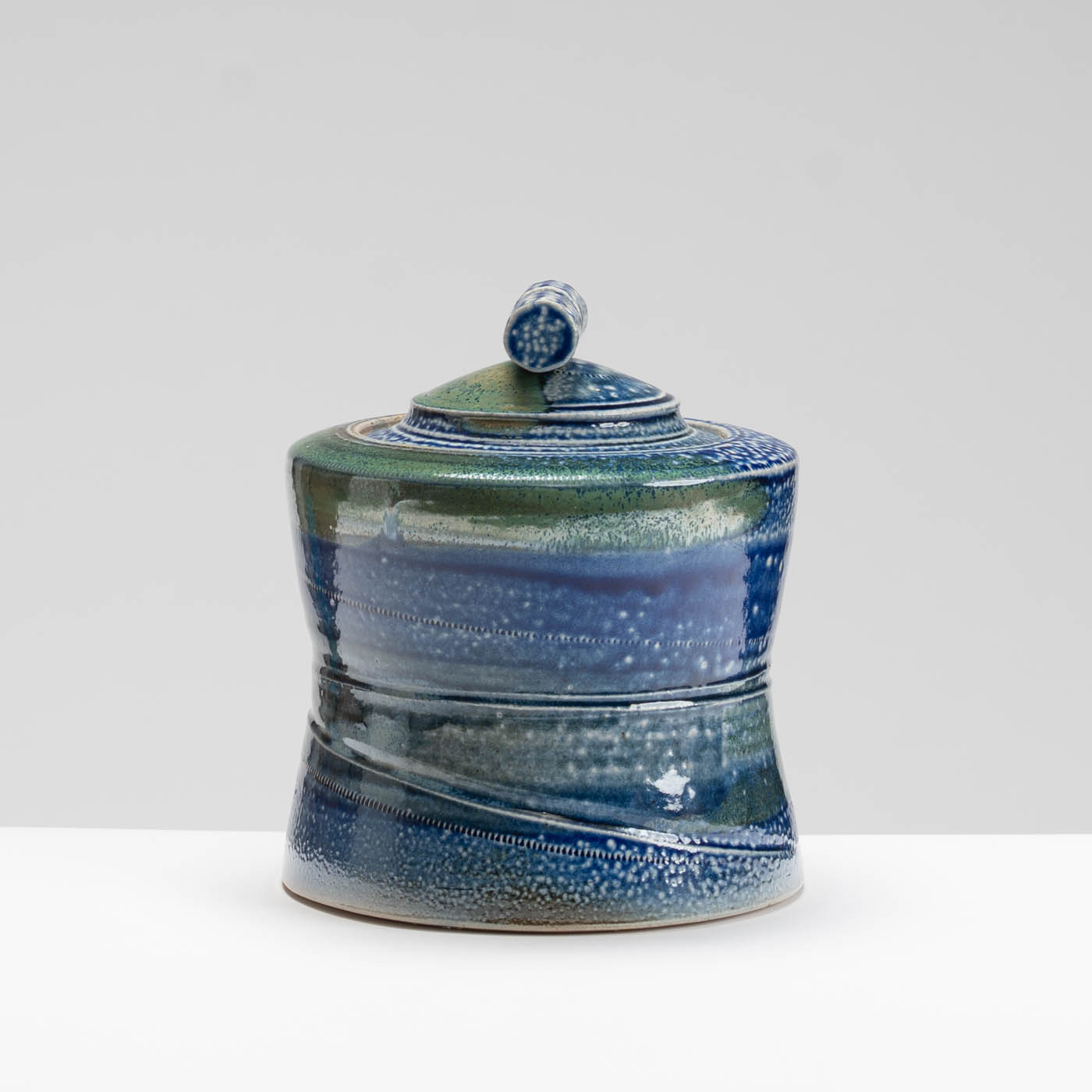JH57Y339 Lidded Knot Jar
