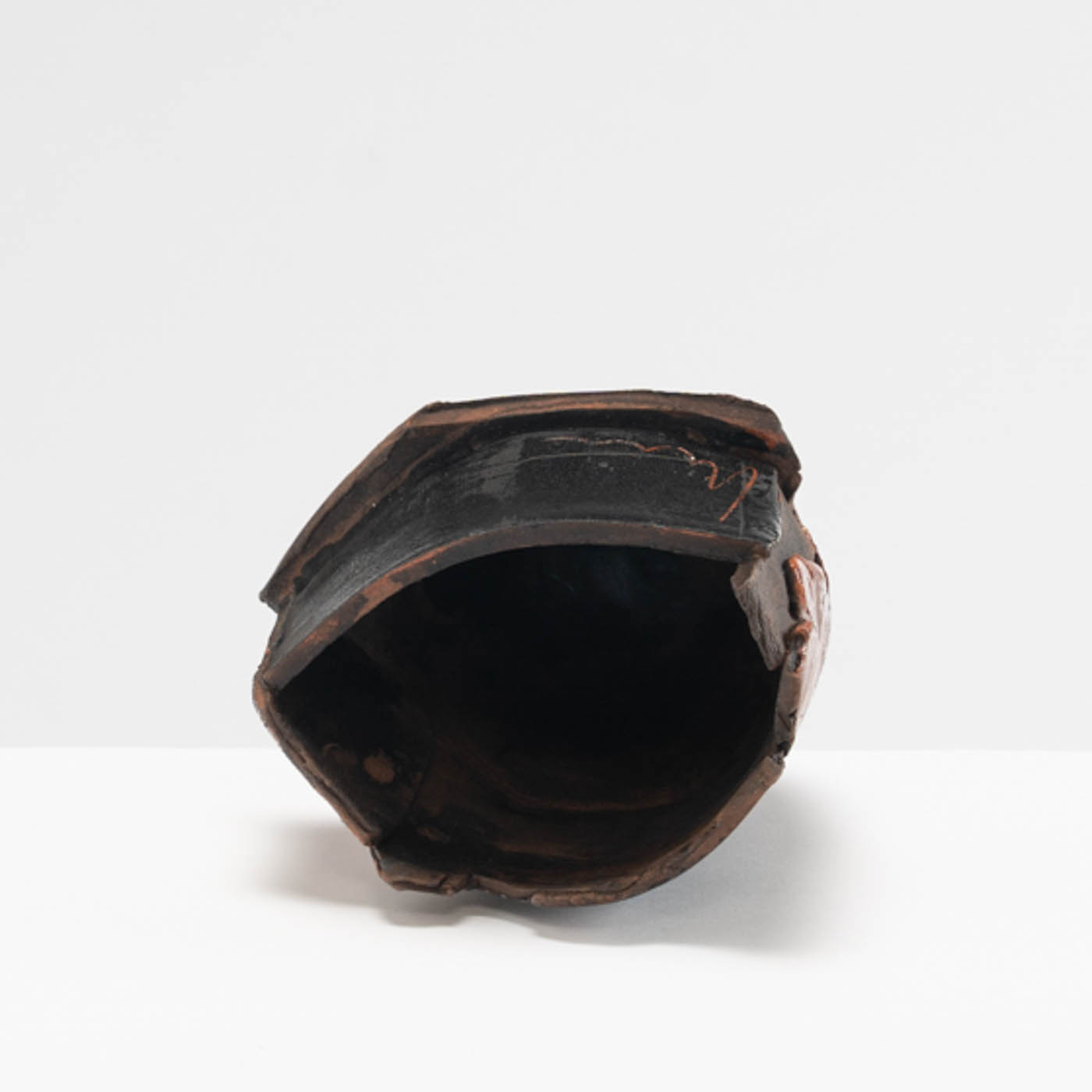 ES582Y74 Small Black & White Fragmented Vessel