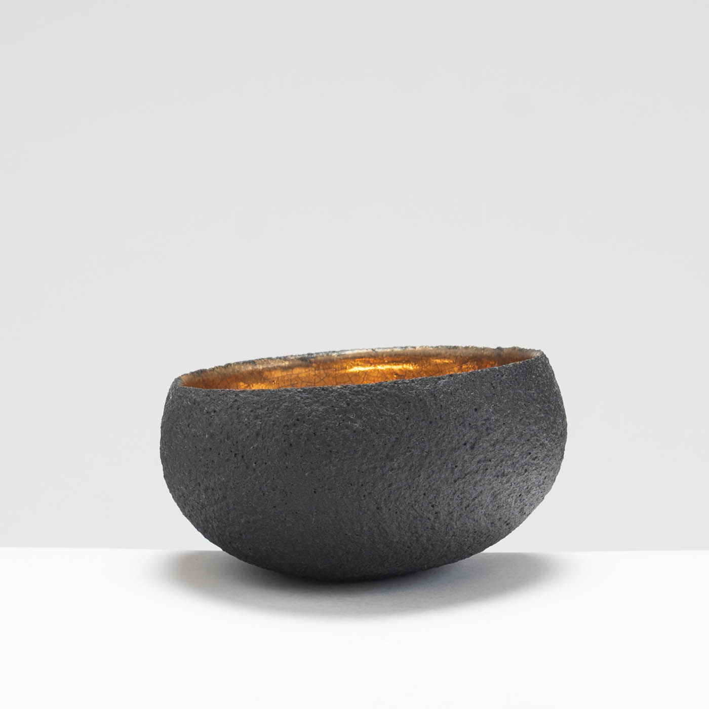 SF209Y963 Black/Gold Bowl