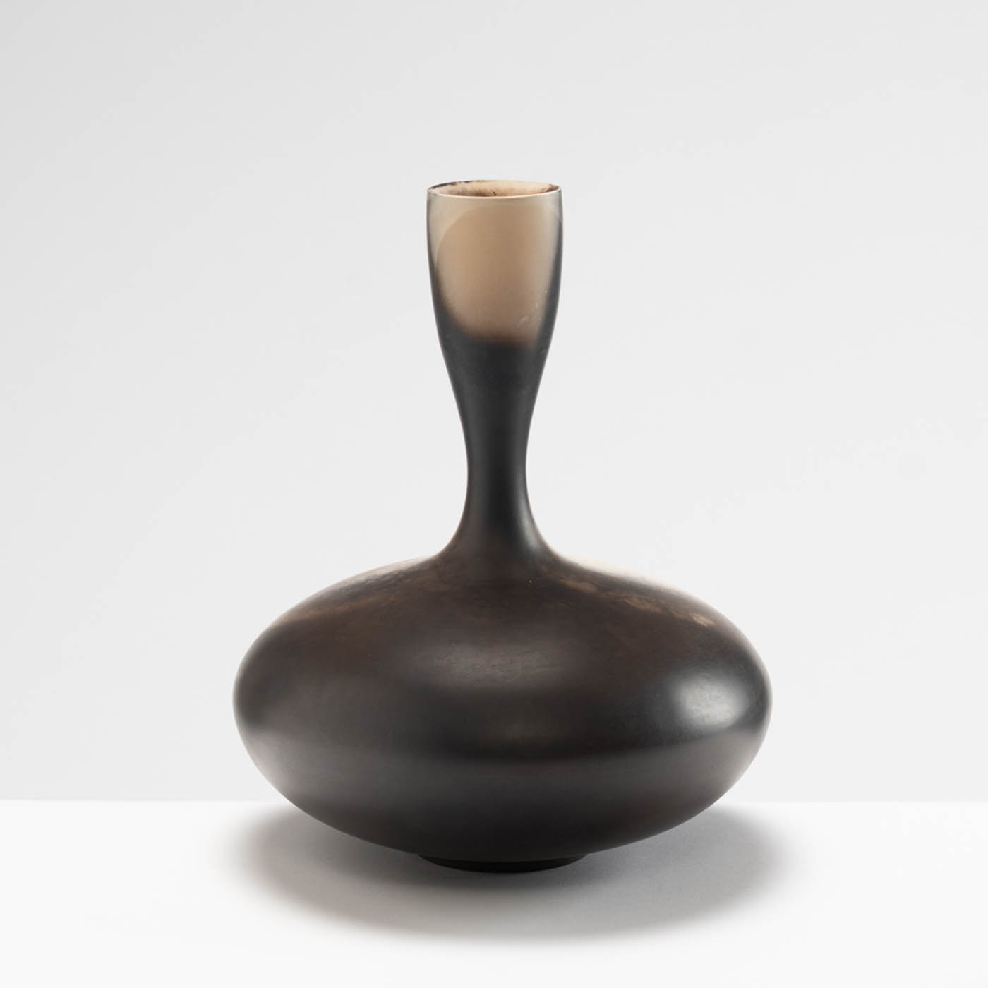 DA77Y199 Long Necked Vessel