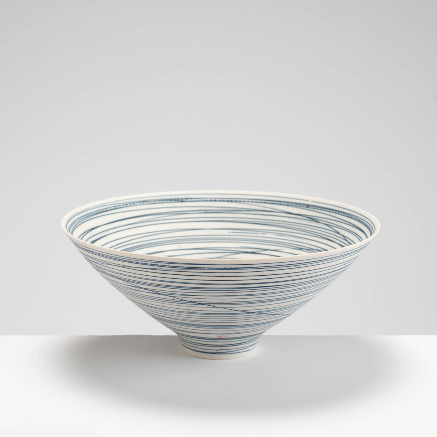 AT488Y569 Bowl Blue Lines