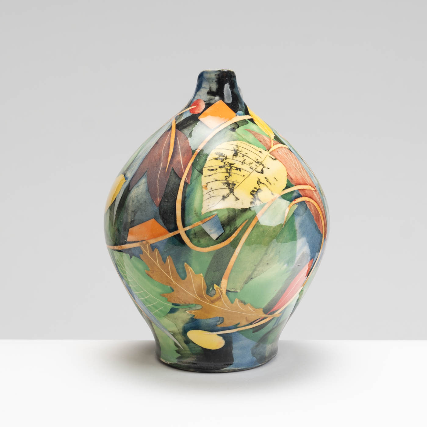 SM242Y1022 Large Oil Jug - Leaves and stalks