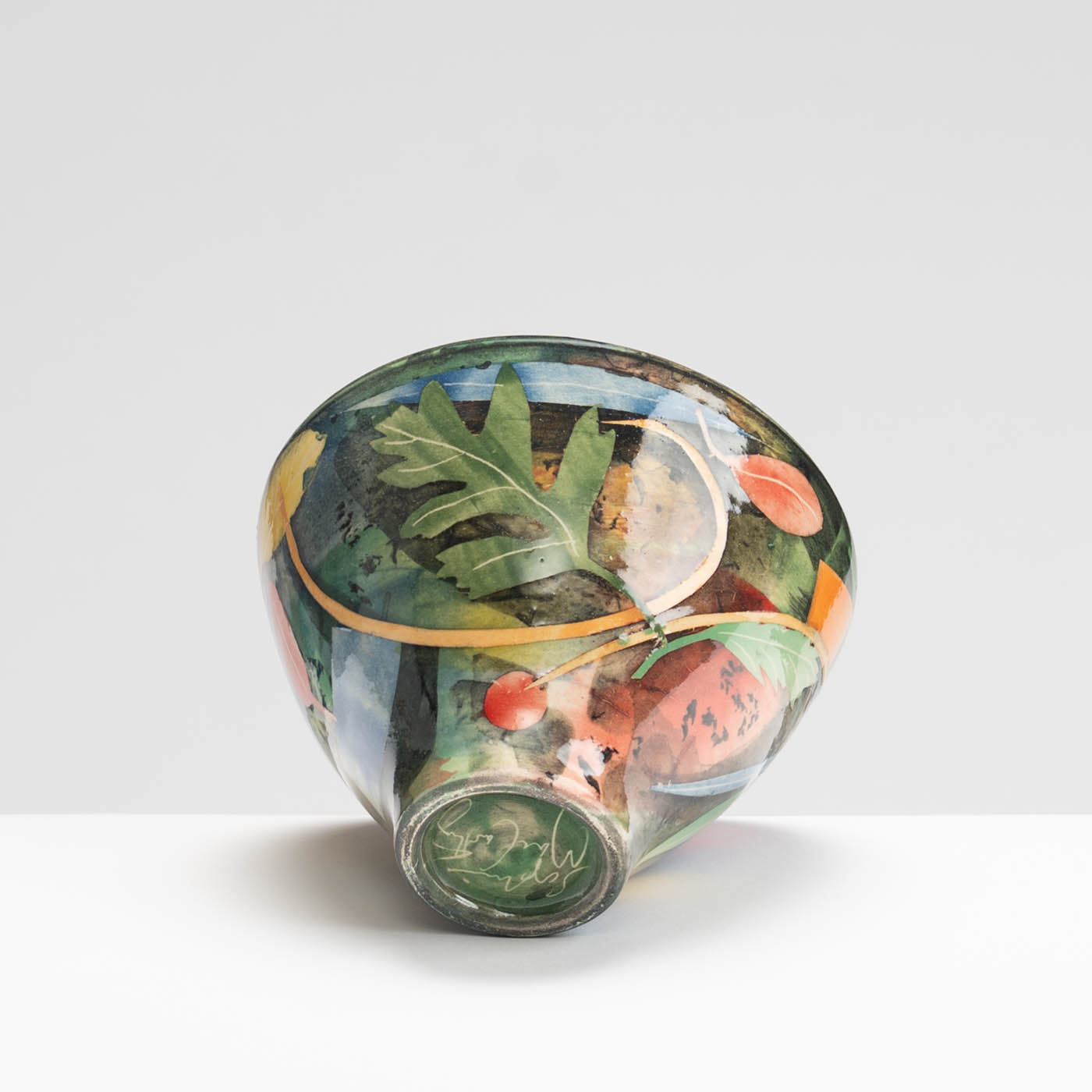 SM242Y1046 Small Deep Bowl - Green interior, leaves and stalks