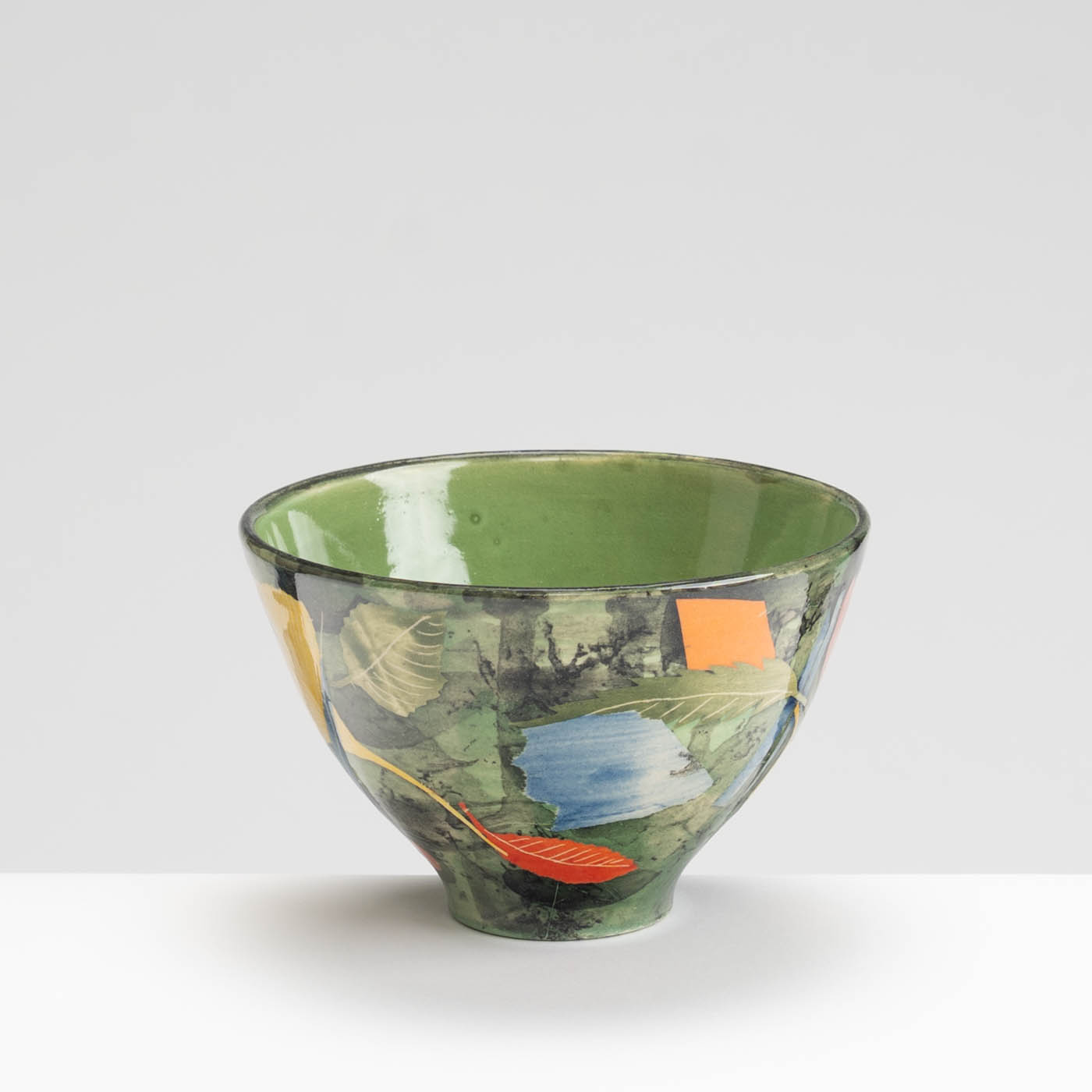SM242Y1044 Small Deep Bowl - Green interior, leaves and stalks