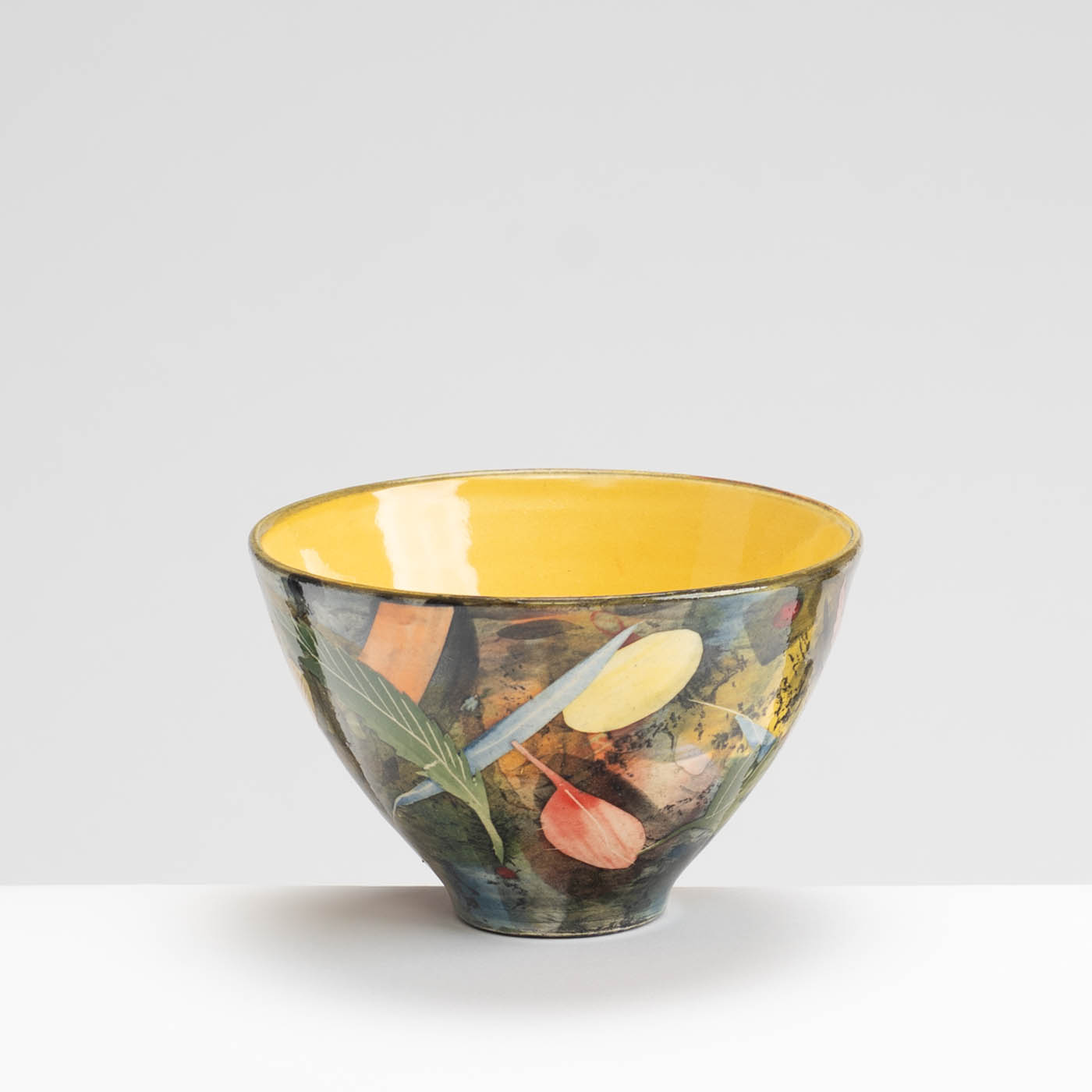 SM242Y1047 Small Deep Bowl - Yellow interior, leaves and stalks