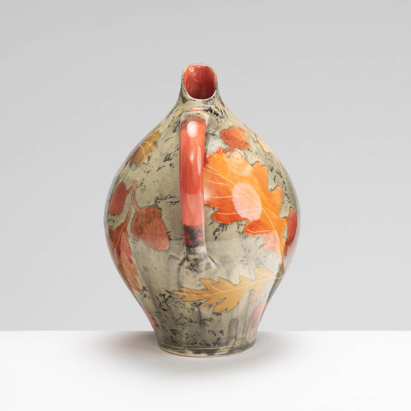 SM242Y1023 Oil Jug - Red oak leaves