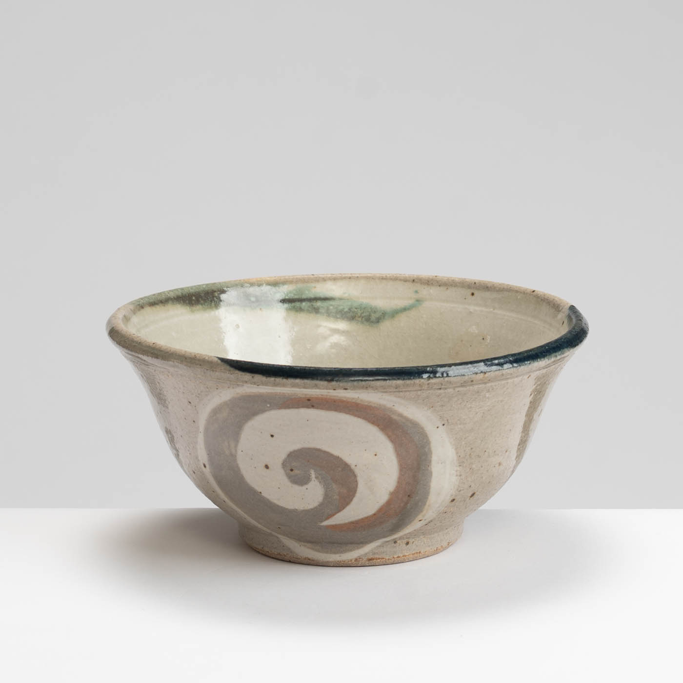 JFK394Y453 Guinea Fowl Bowl