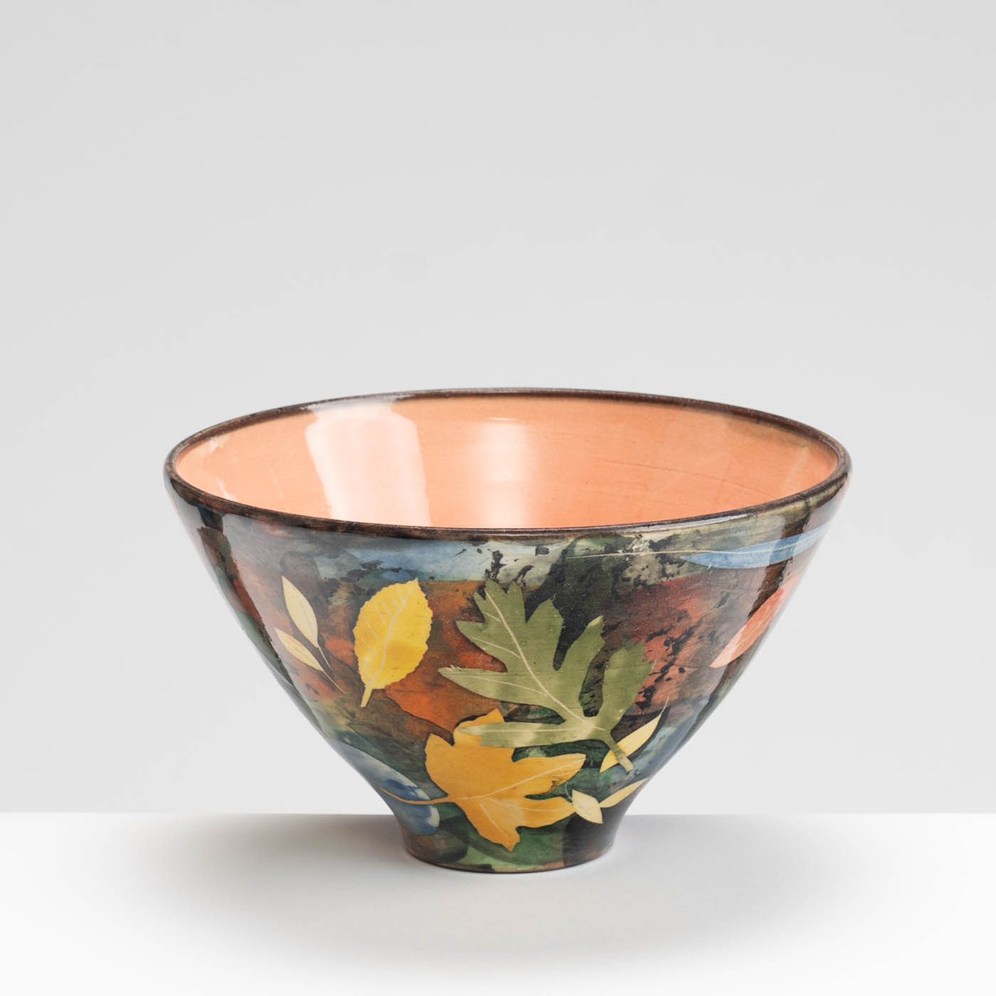 SM242Y1041 Medium Deep Bowl - Red interior, leaves and stalks