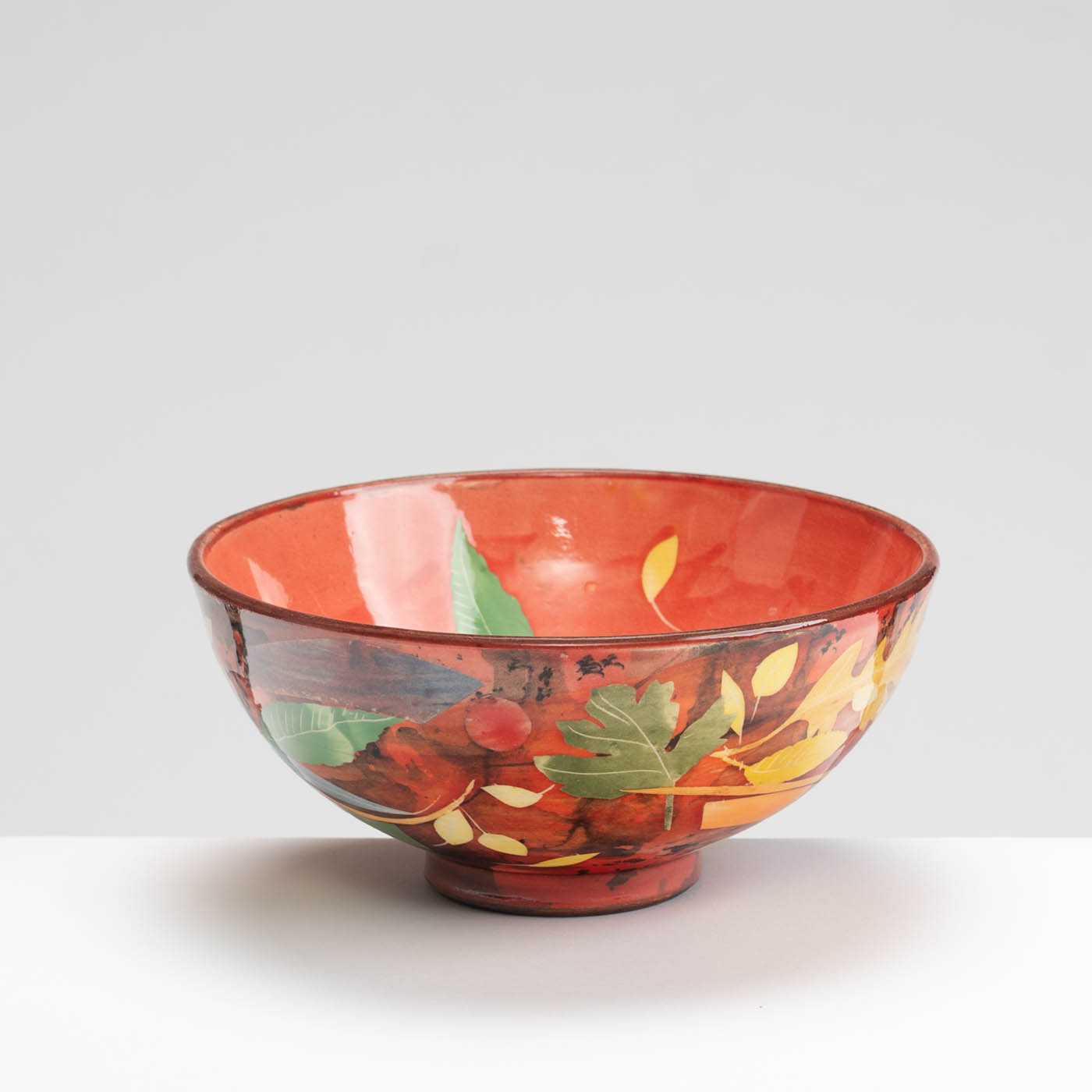 SM242Y1040 Medium Bowl - Red interior with leaves
