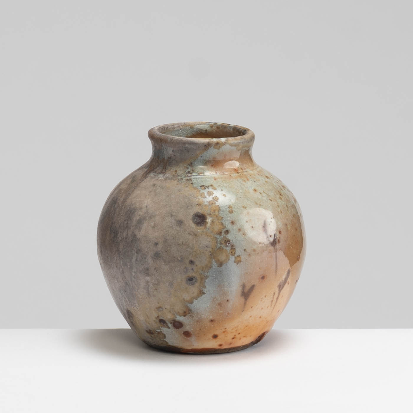 RH429Y205 Small Round Bottle