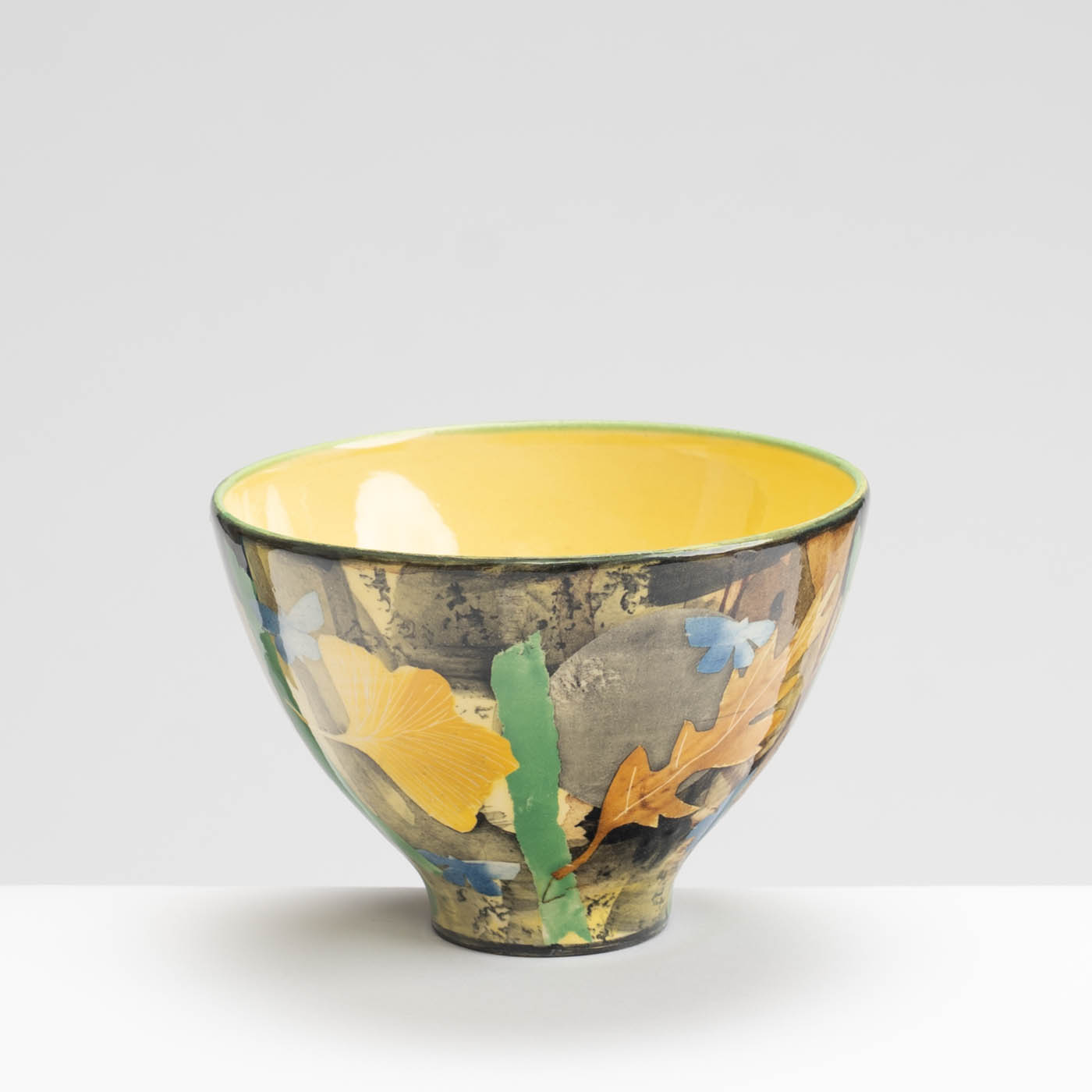 SM242Y1043 Small Deep Bowl - Yellow interior, leaves and grey circles