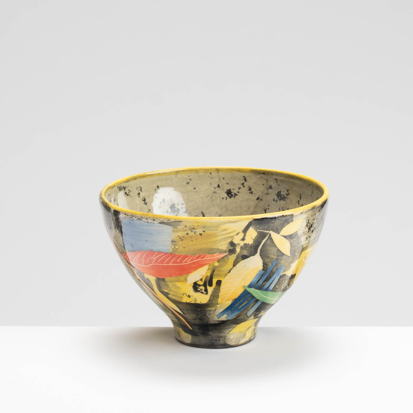 SM242Y1042 Small Deep Bowl - Grey interior, leaves and stalks
