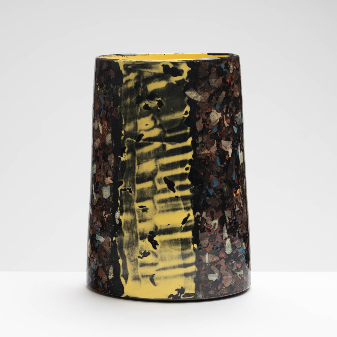SM242Y1051 Extra Large Oval Vase - Leaves on tarmac, yellow line