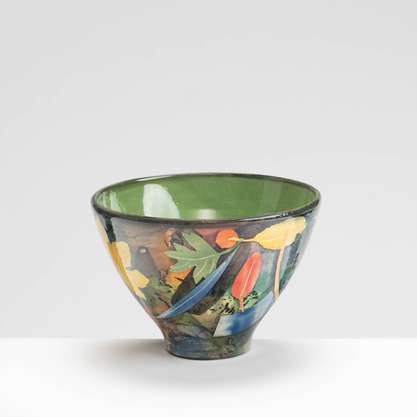 SM242Y1046 Small Deep Bowl - Green interior, leaves and stalks