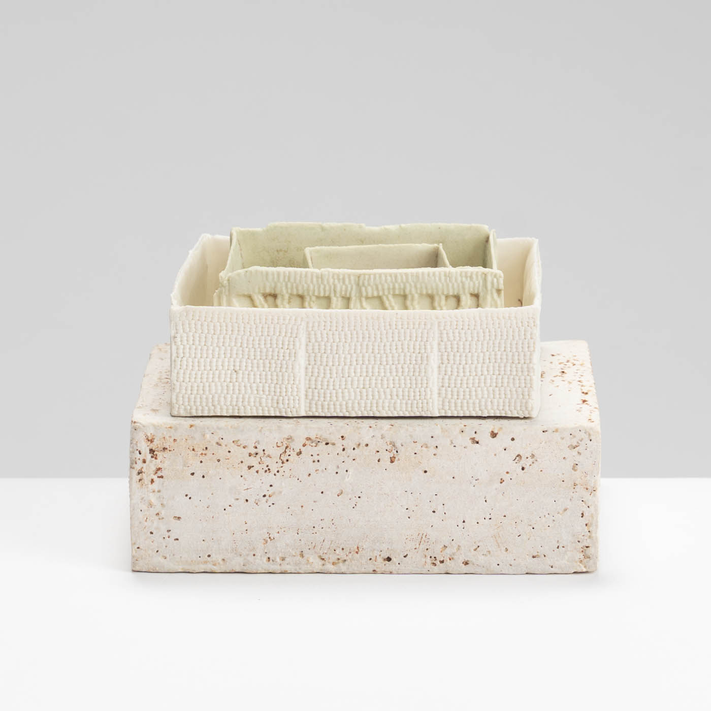 EP565Y6 Three Porcelain Nesting Boxes