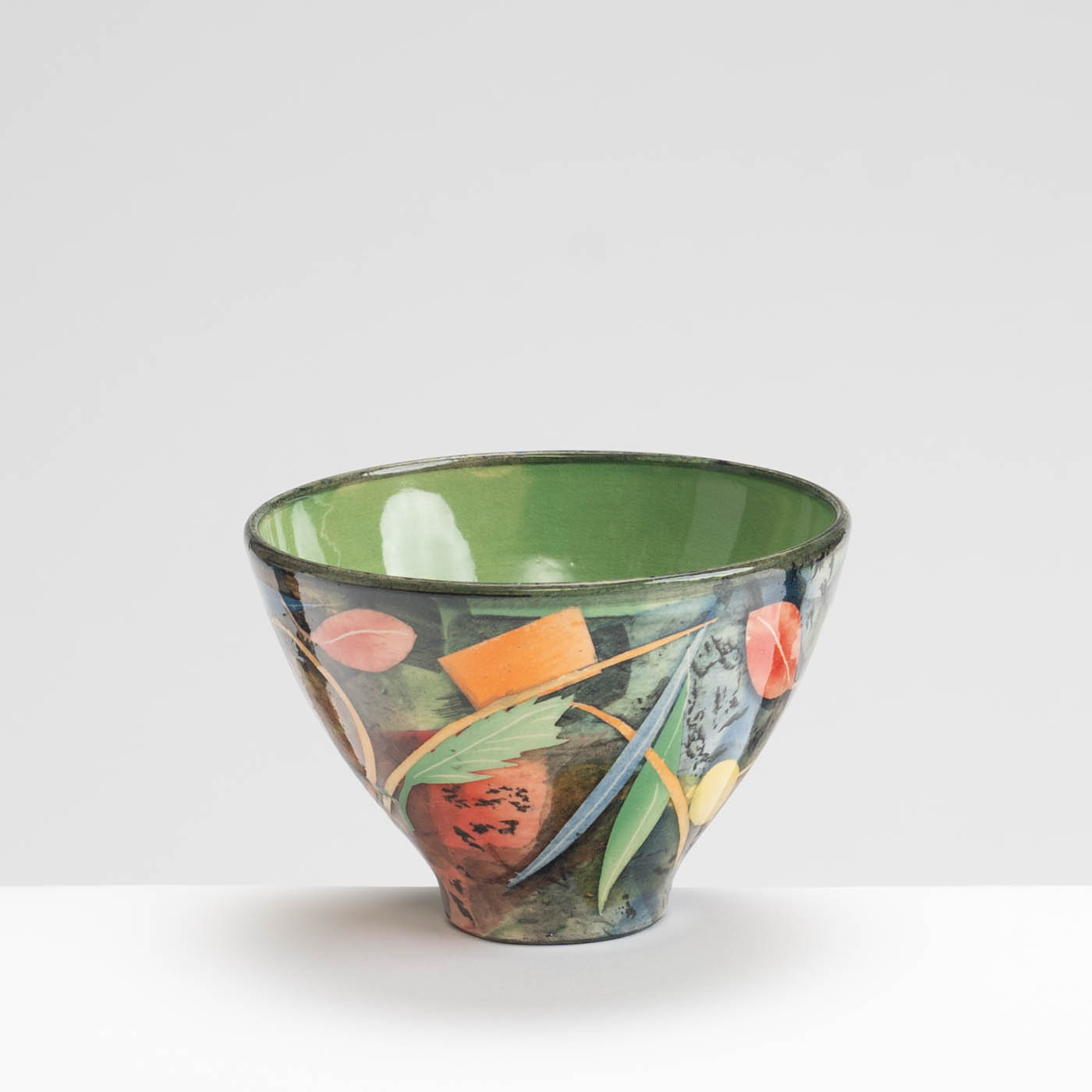 SM242Y1046 Small Deep Bowl - Green interior, leaves and stalks