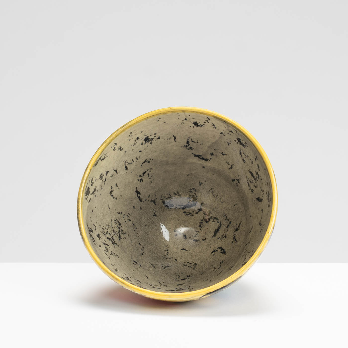 SM242Y1042 Small Deep Bowl - Grey interior, leaves and stalks