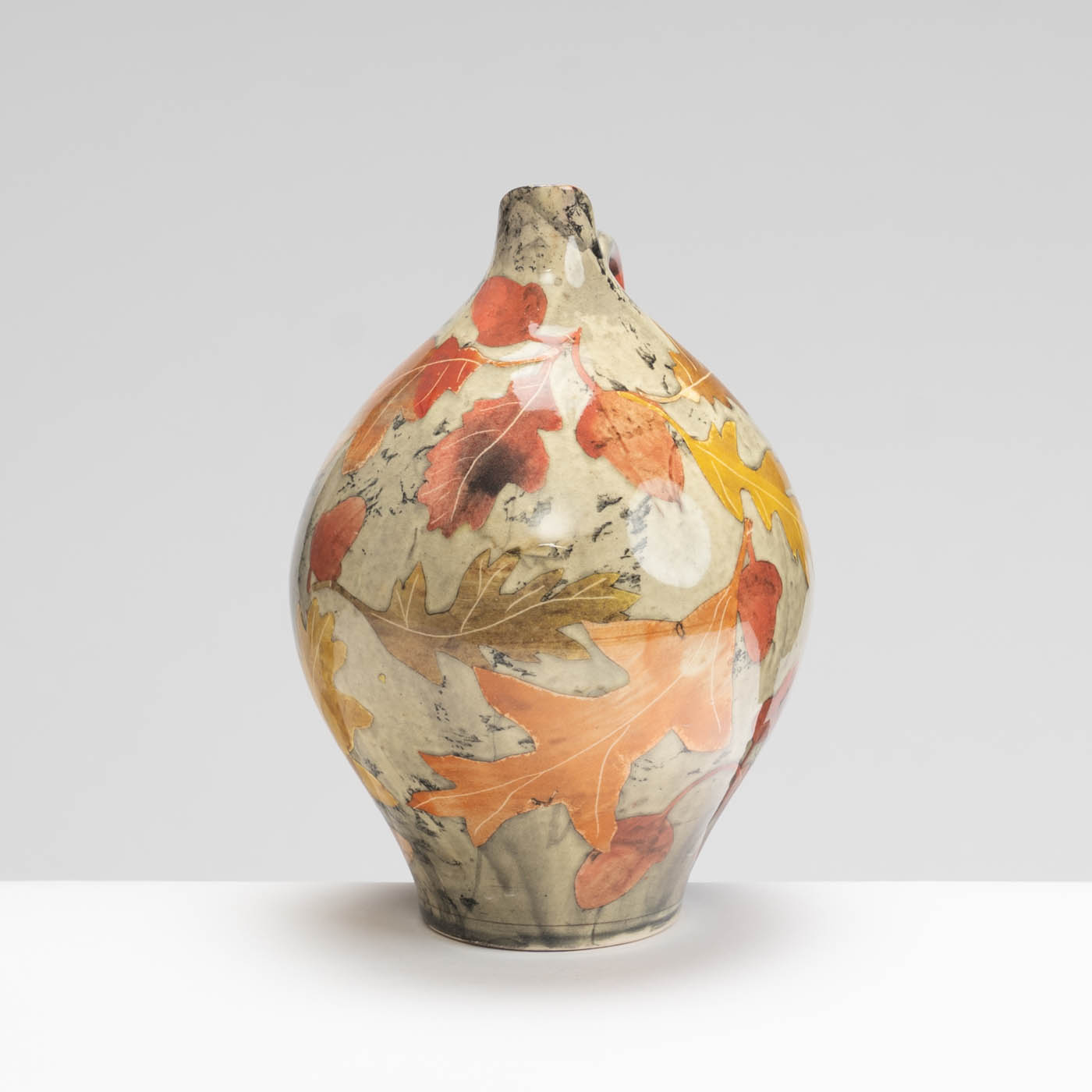 SM242Y1023 Oil Jug - Red oak leaves